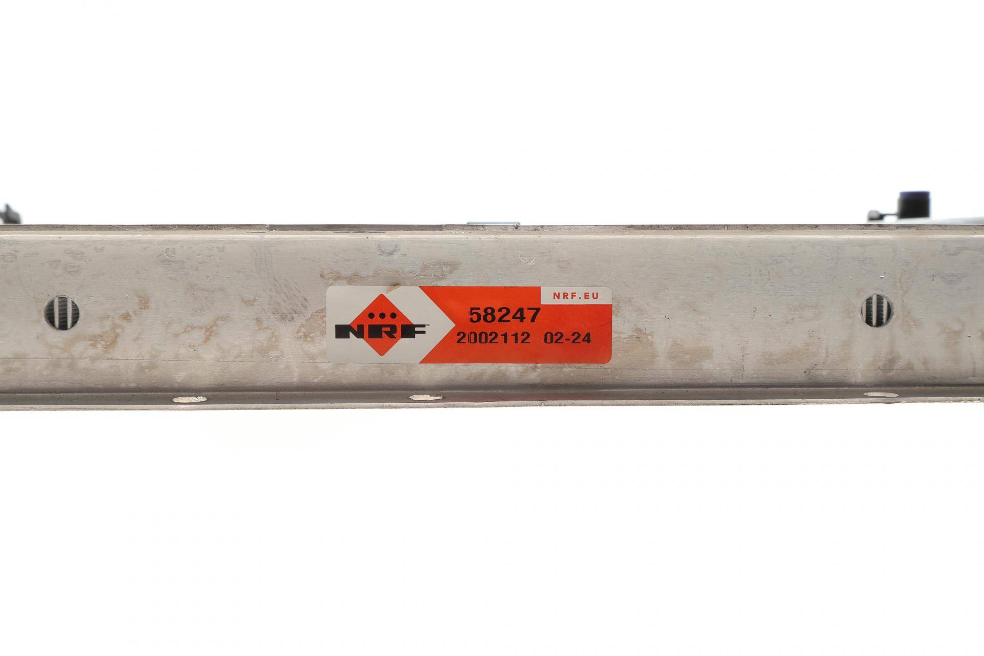 Радіатор охолодження BMW 5 (E39) 2.0-2.8i 97-00