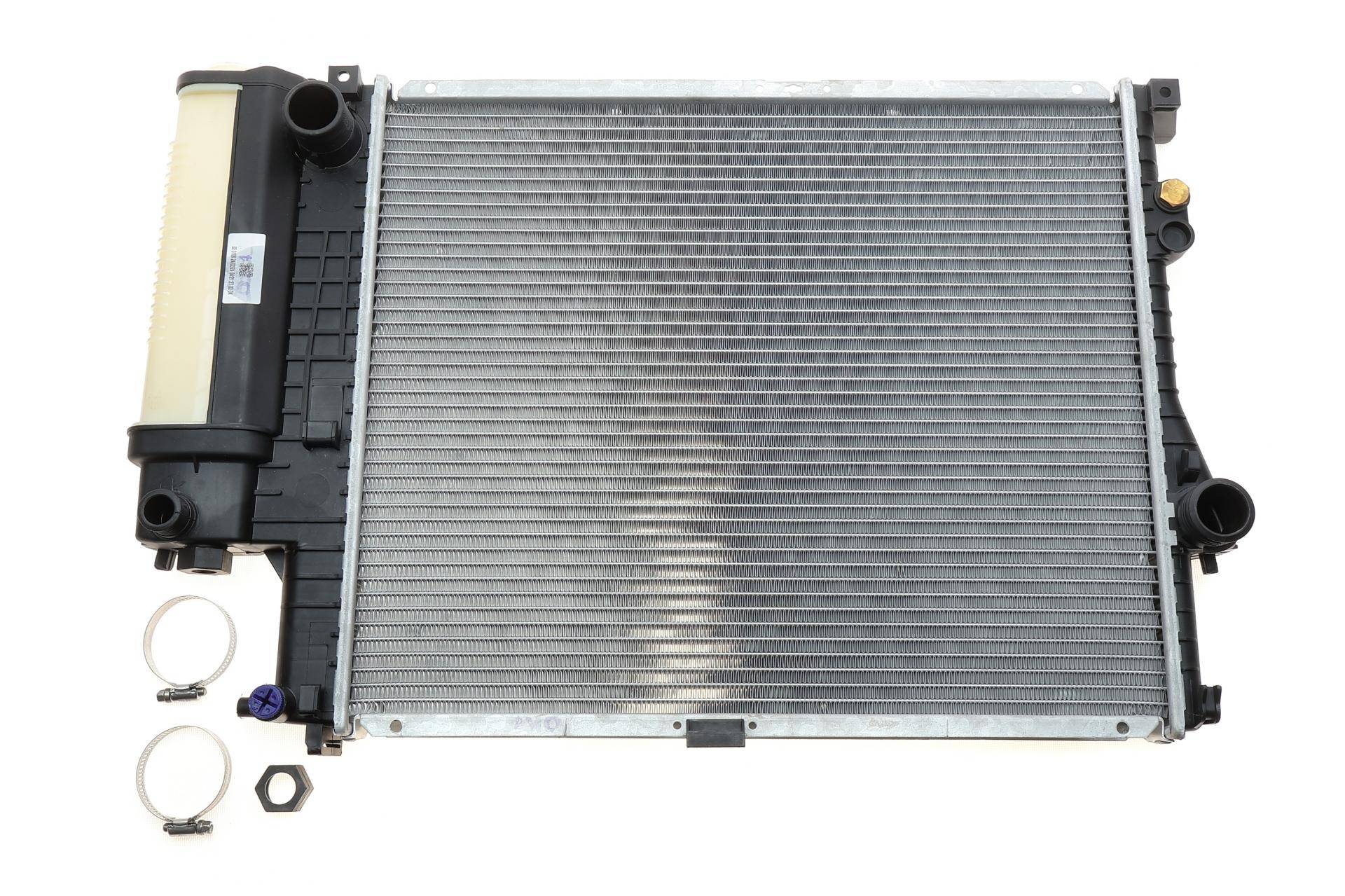 Радіатор охолодження BMW 5 (E39) 2.0-2.8i 97-00