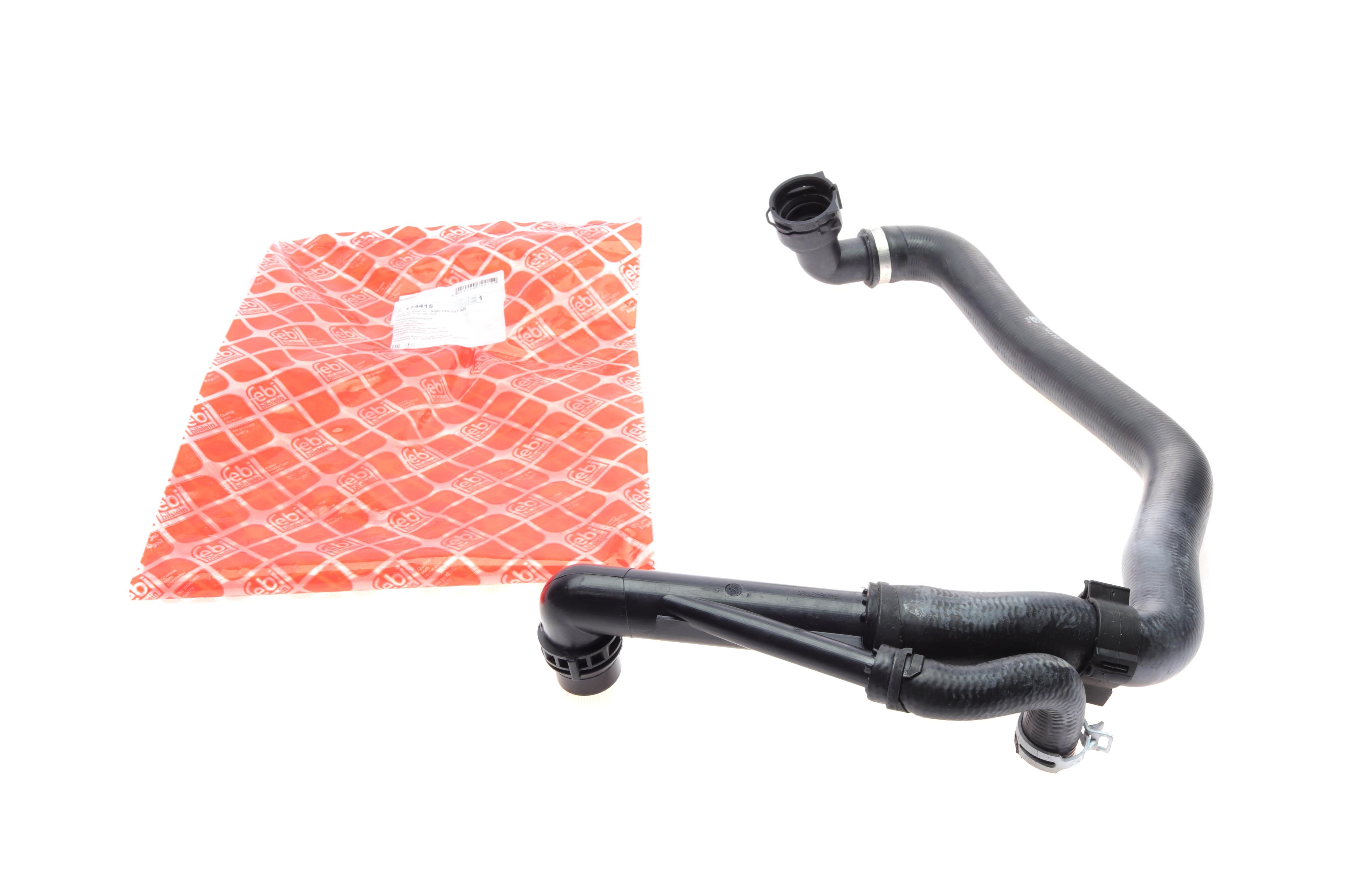 Патрубок системи охолодження Skoda Octavia/ VW Golf 1.6/2.0TDI 12-