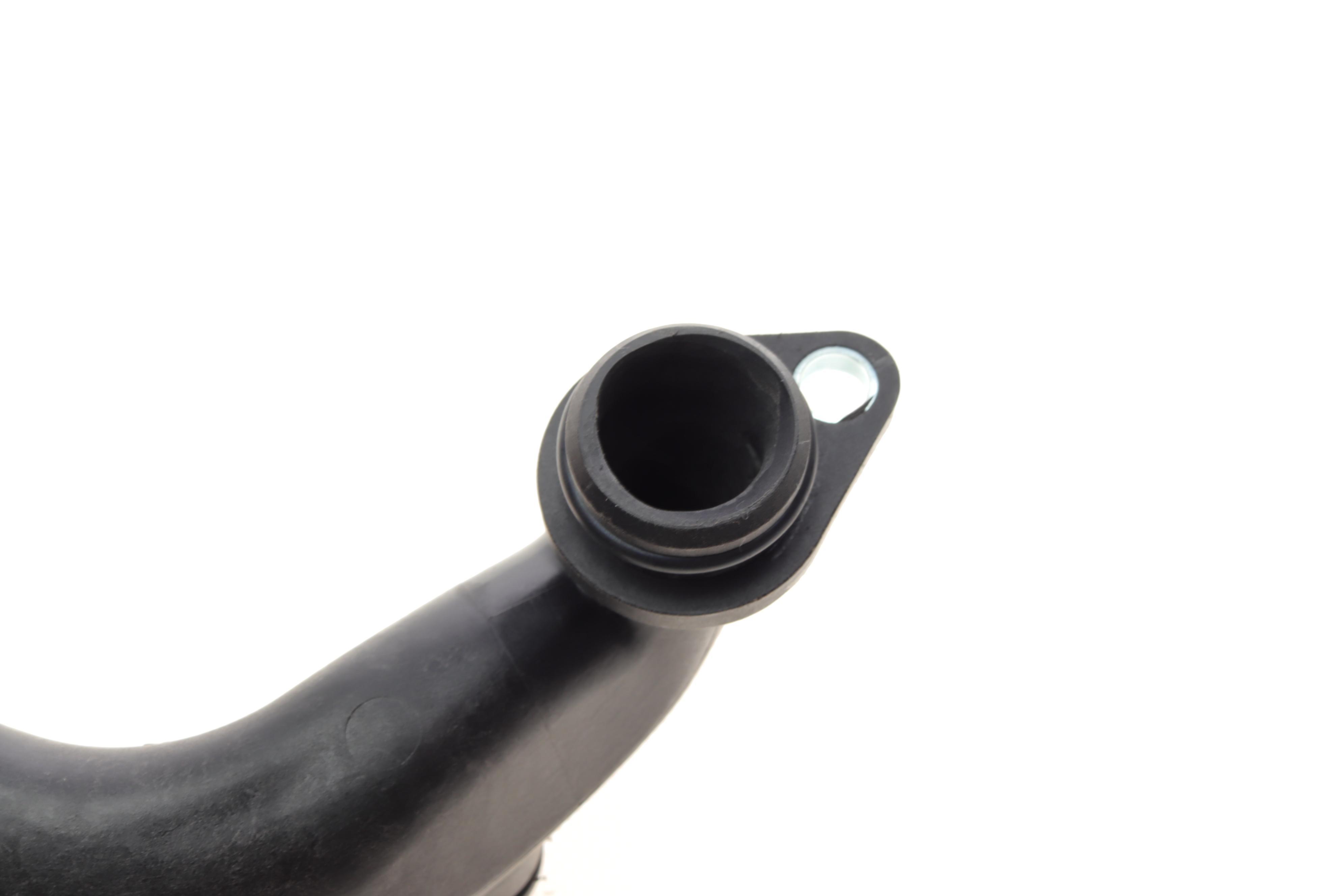 Патрубок системи охолодження MB (W203/211/212/S204)/Sprinter (906) 00-16