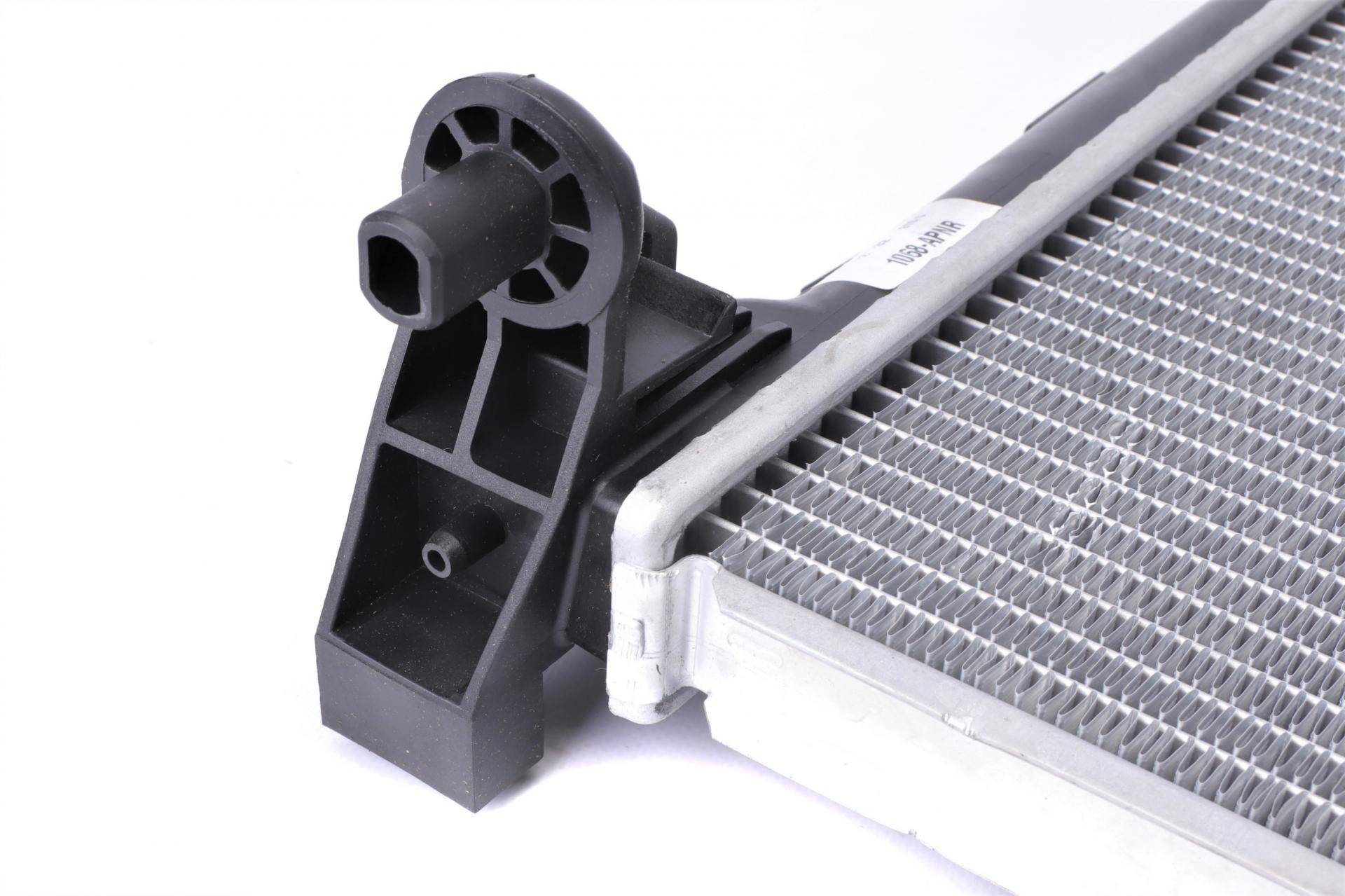 Радіатор охолодження MB E-class (W212) 1.8-3.5 07-