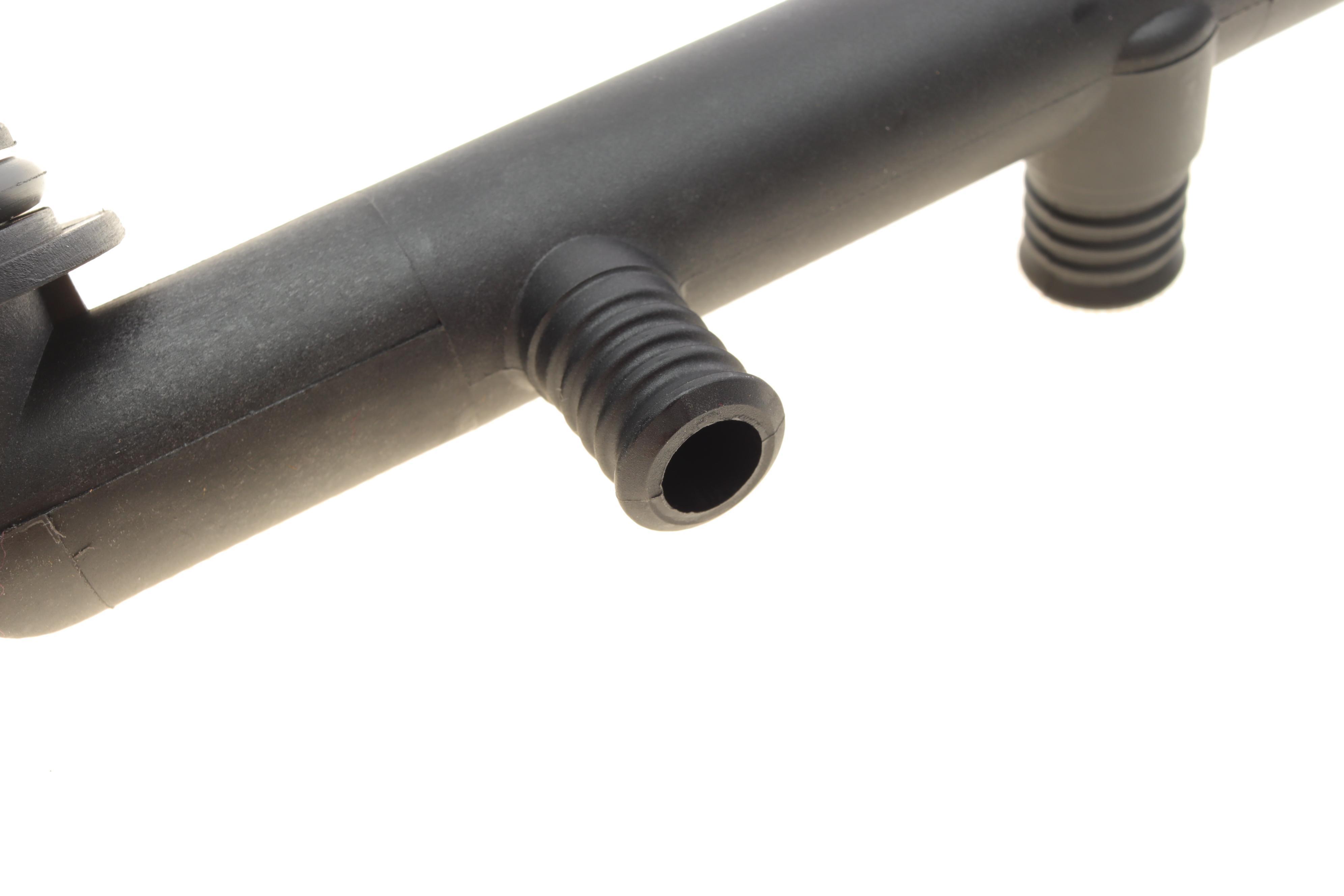 Фланець системи охолодження BMW 3 (E30/E36) 1.6-1.9i 82-03