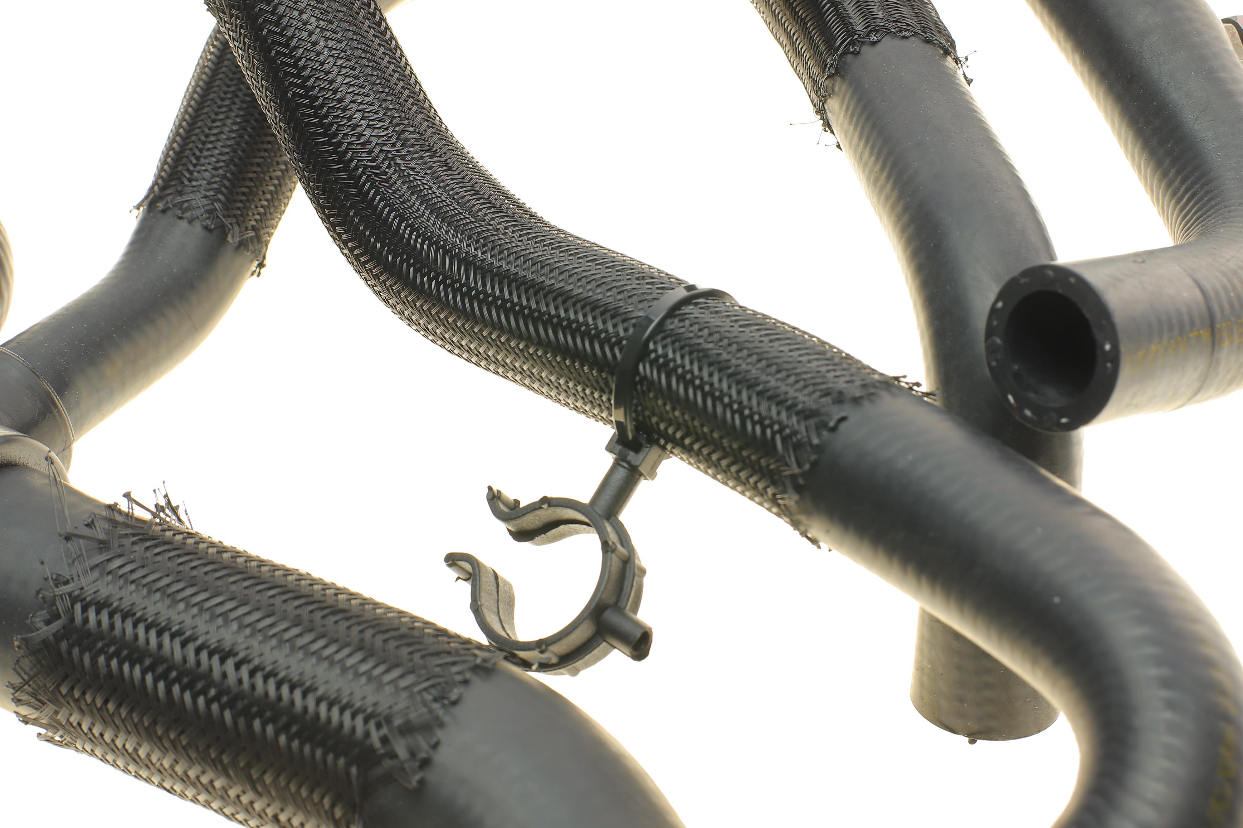 Патрубок системи охолодження Renault Master 2.3dCi 10-