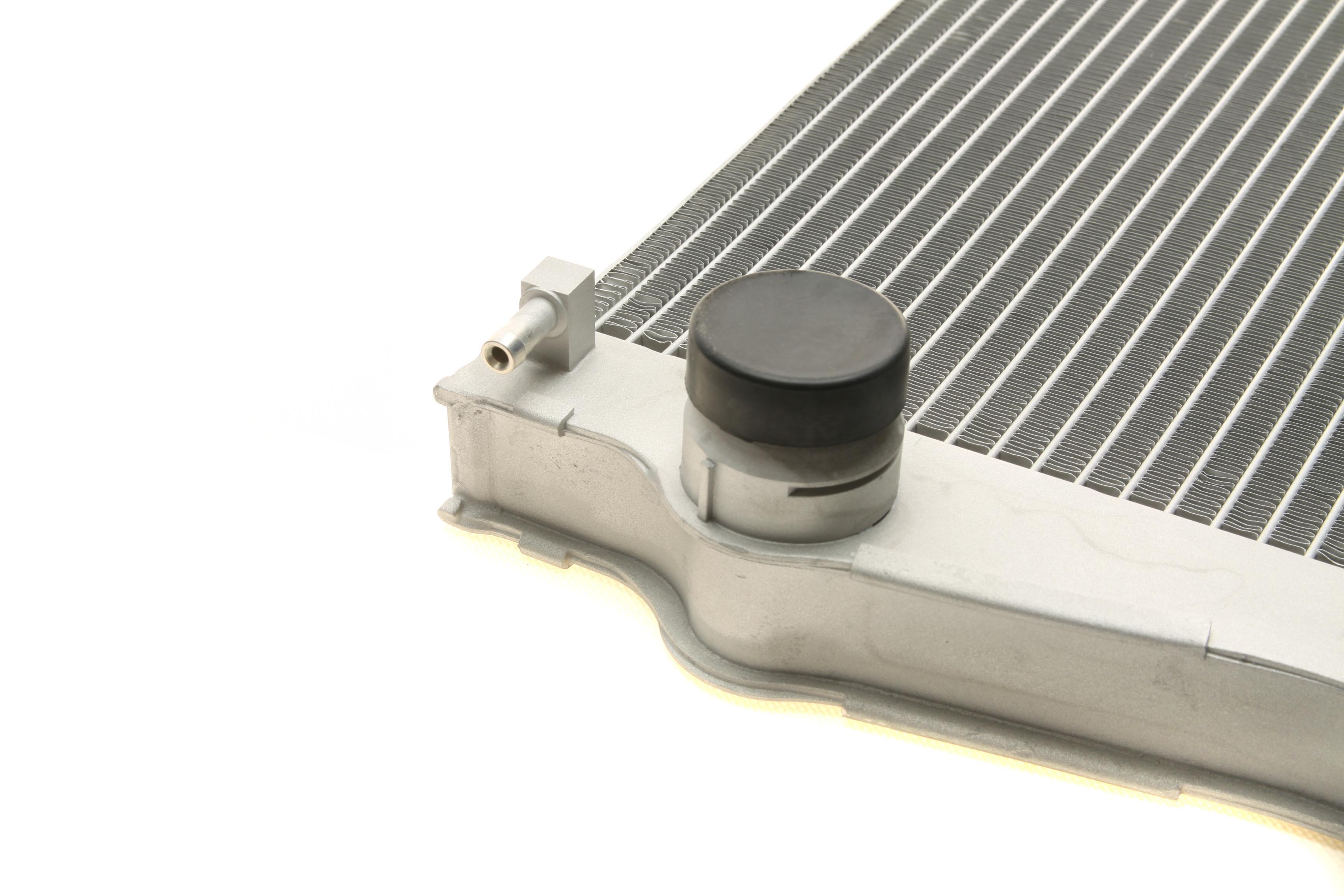 Радіатор охолодження BMW X5 (E70) 3.0 (N52) 06-12/4.8 (N62) 06-10