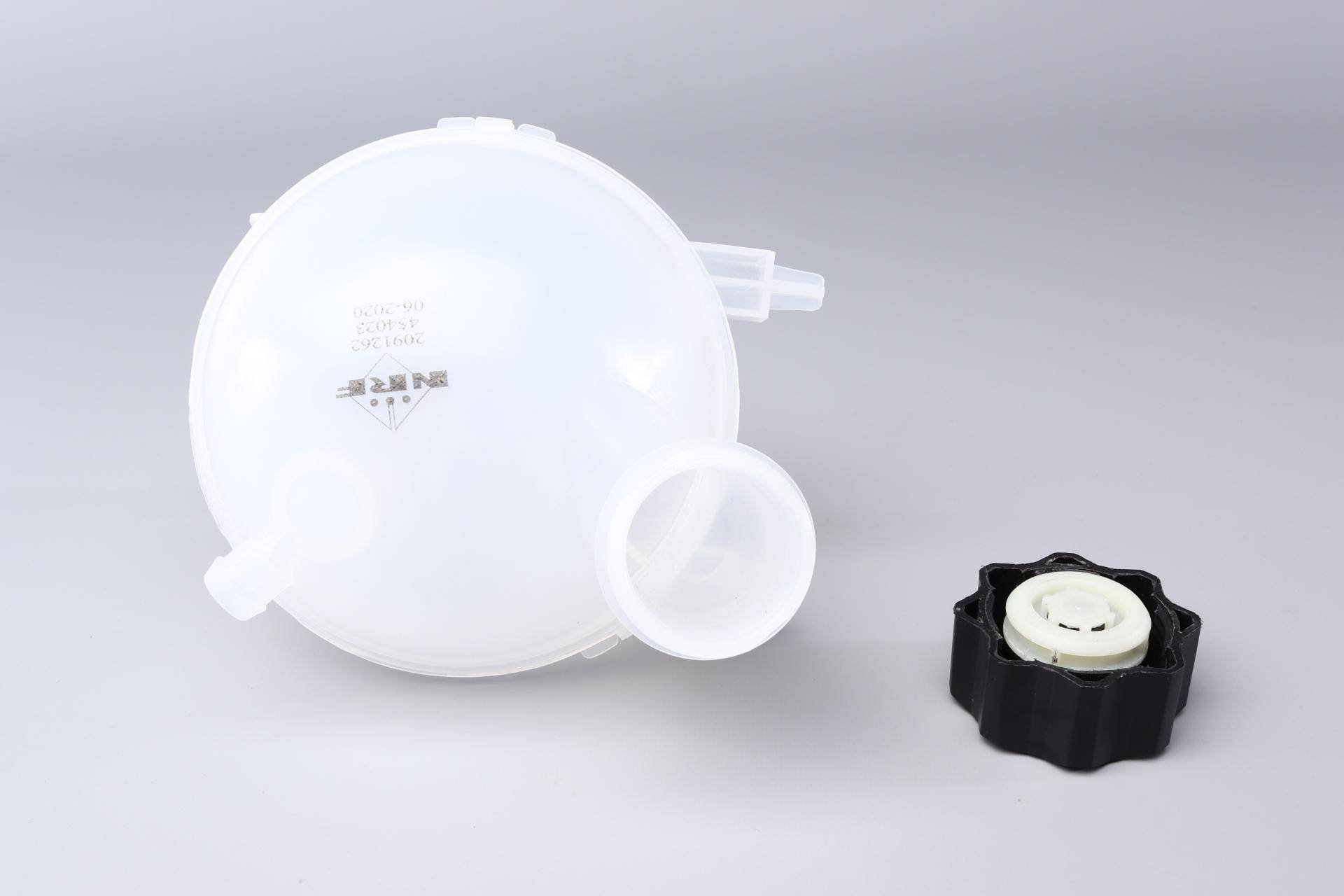 Бачок розширювальний Cirtoen C4 I/Peugeot 307 1.4-2.0 04-