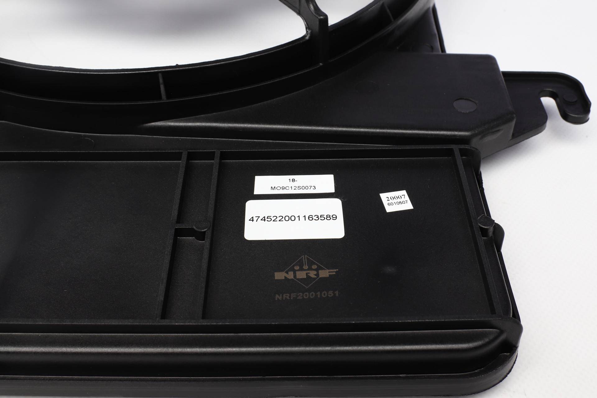 Вентилятор радіатора Ford Transit Connect 1.8 02-13 (з дифузором)