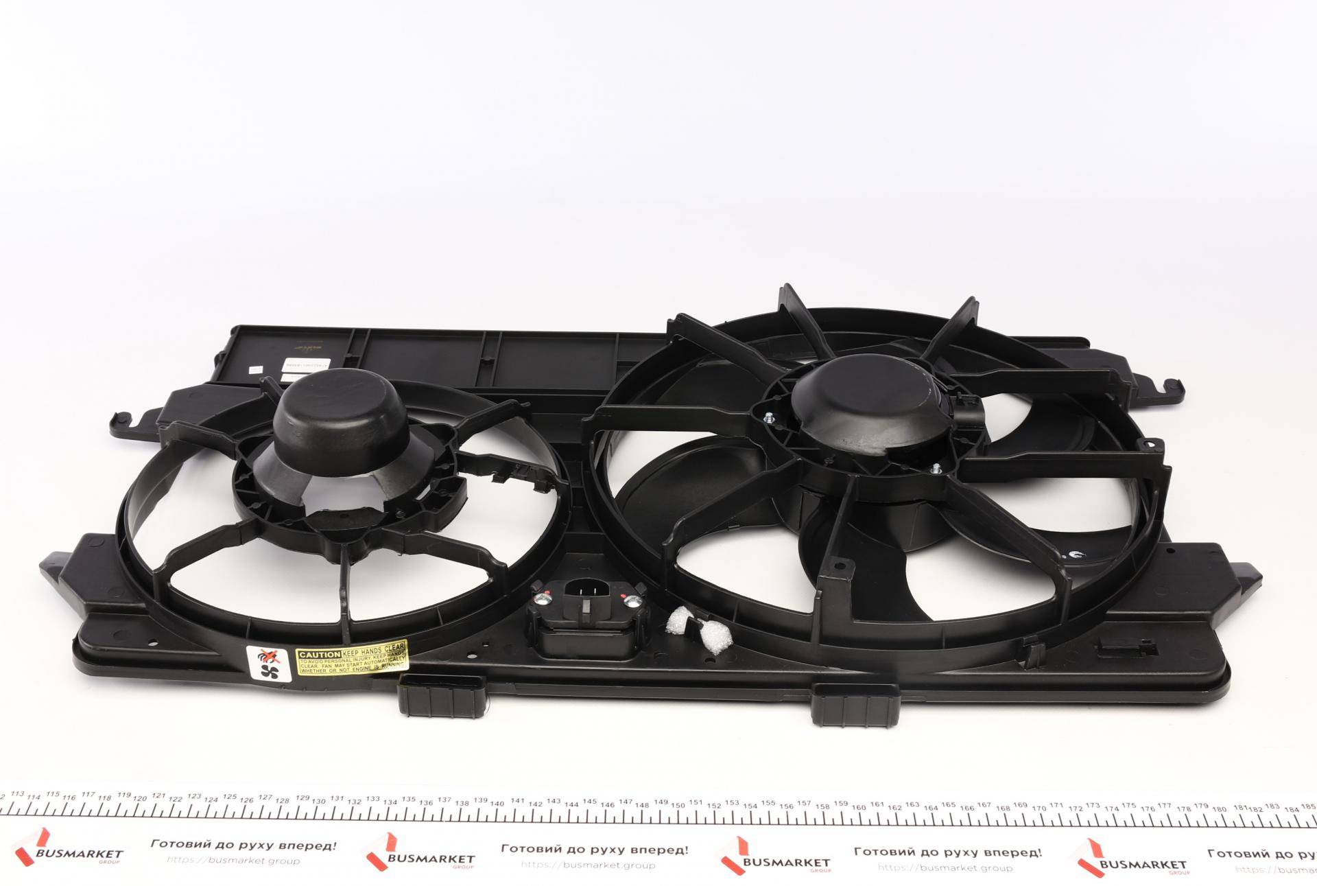 Вентилятор радіатора Ford Transit Connect 1.8 02-13 (з дифузором)