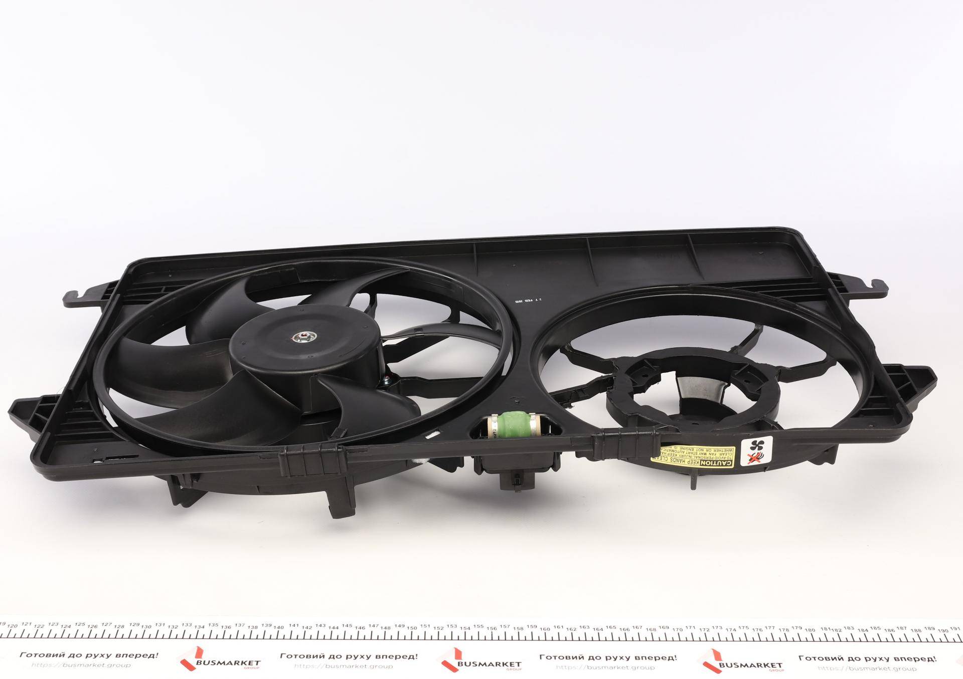 Вентилятор радіатора Ford Transit Connect 1.8 02-13 (з дифузором)