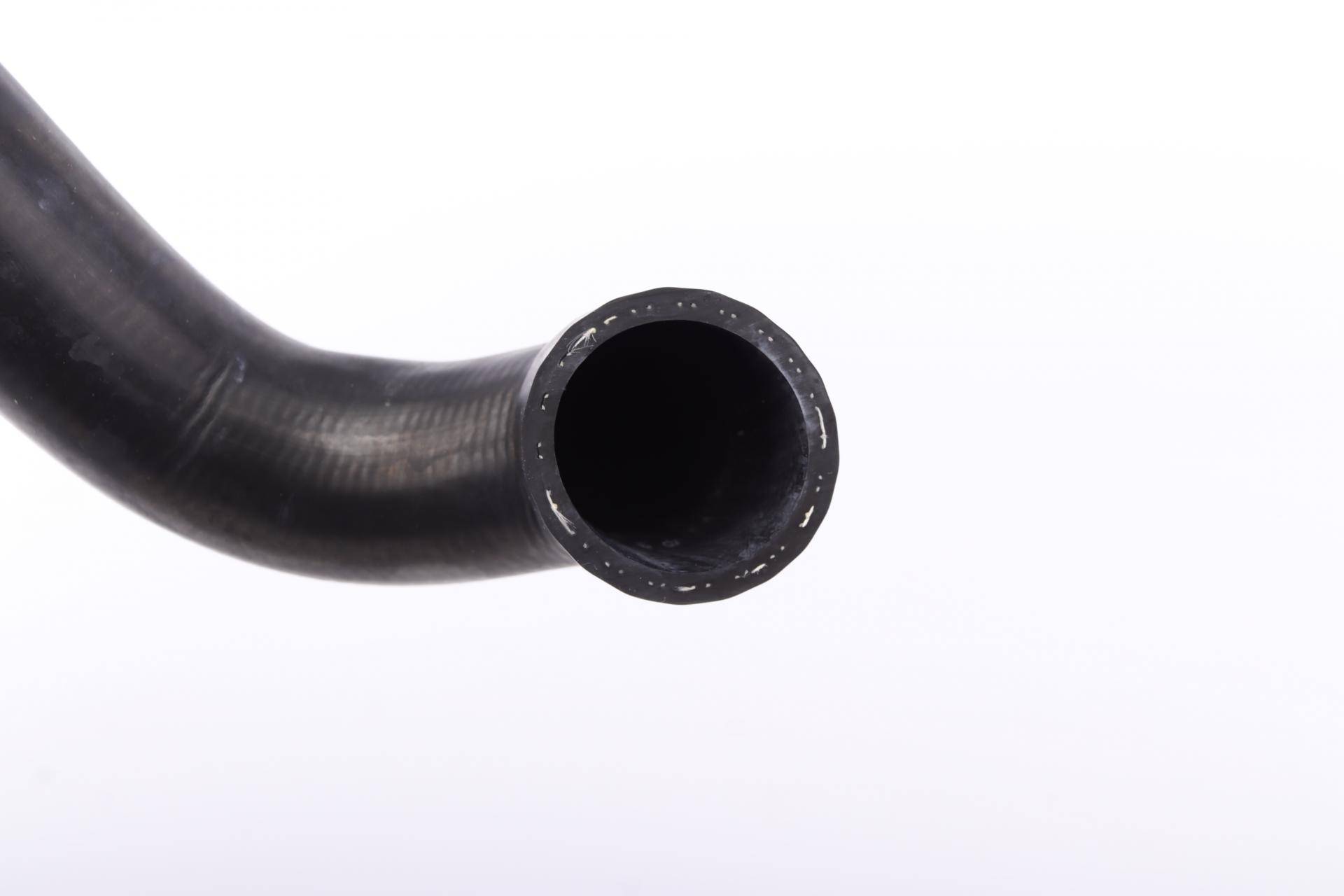 Патрубок радіатора (нижній) BMW 5 (E34) 2.0/2.5i 87-95