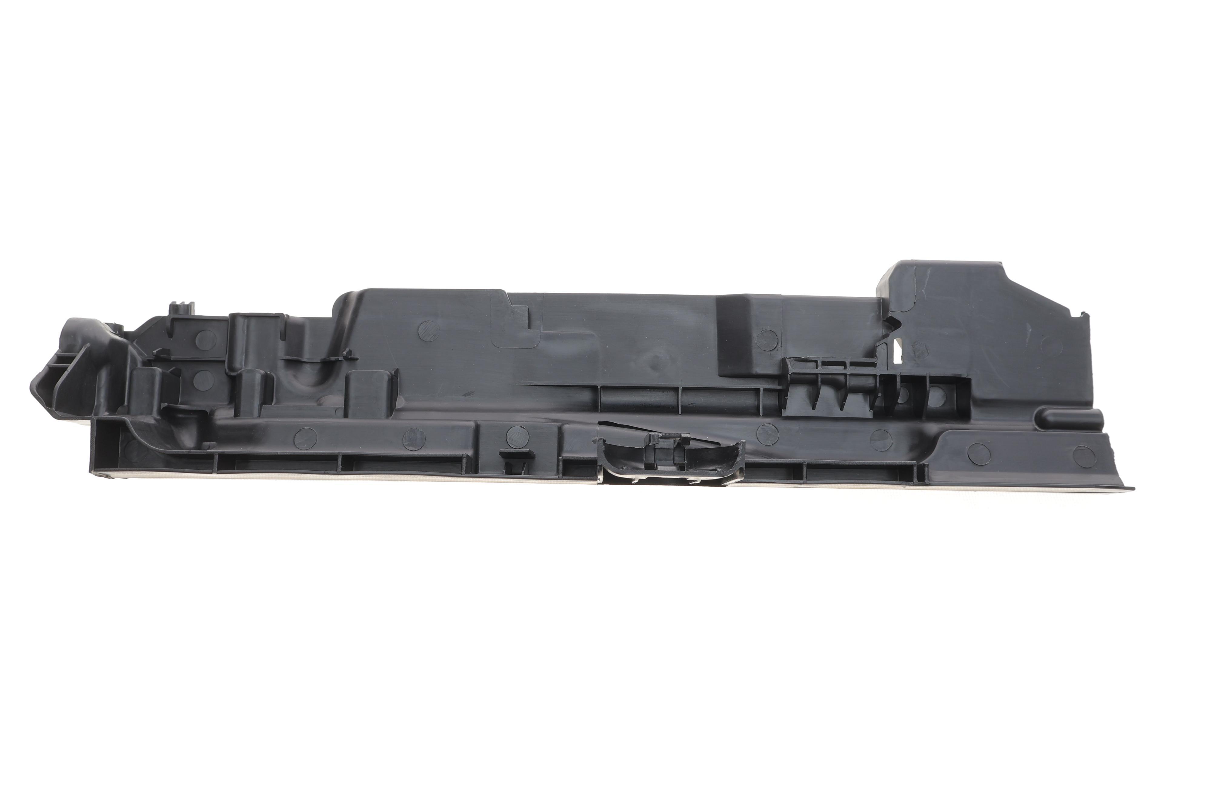 Кронштейн радіатора BMW 3 (E90)/X1 (E84) 05-15