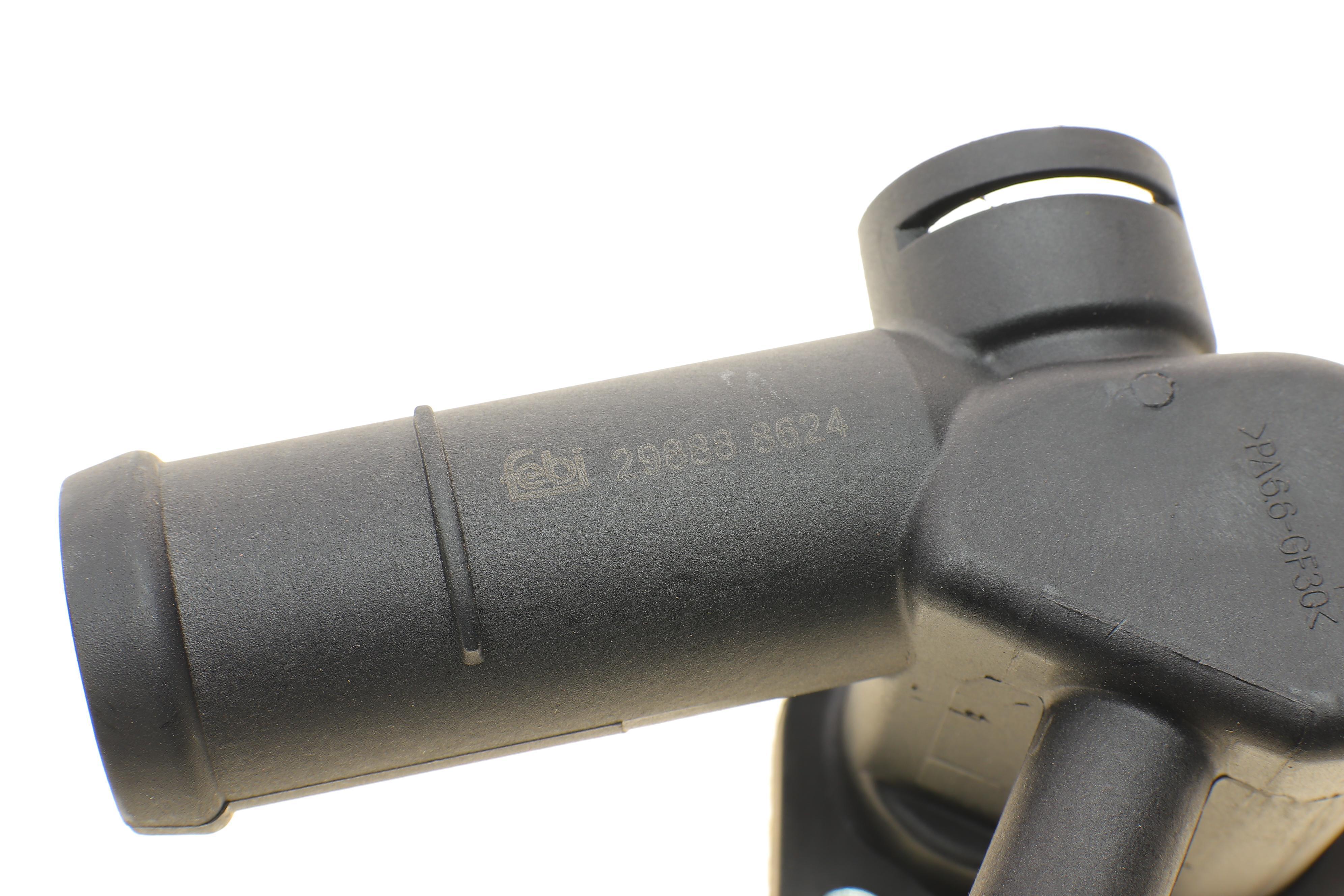 Фланець системи охолодження VW Golf 1.6 03-14/Audi A3 1.6 03-12