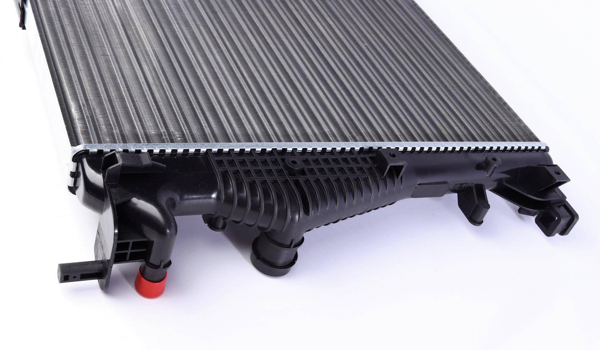 Радіатор охолодження Renault Trafic/Opel Vivaro 2.0CDTI 06-