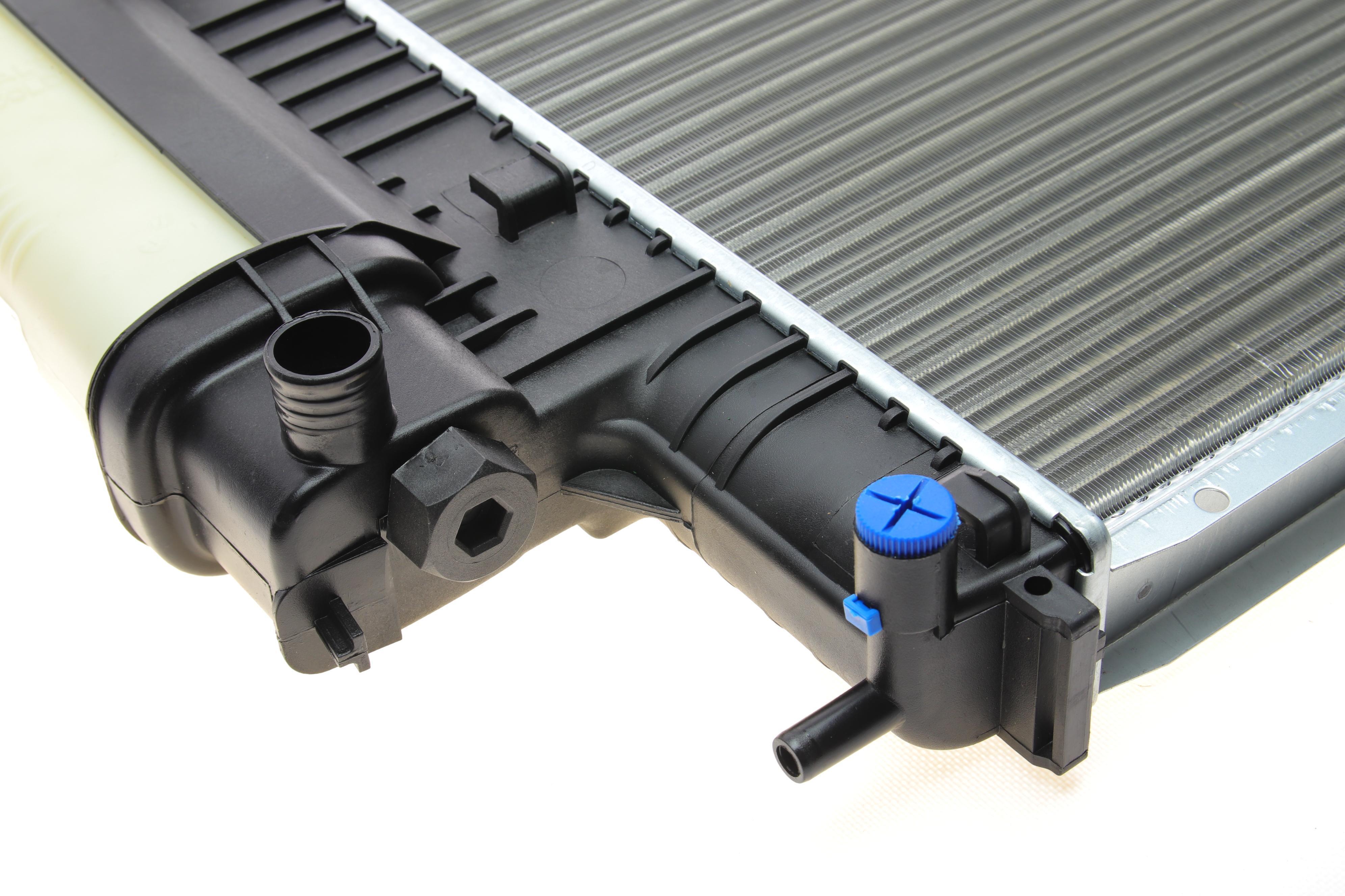 Радіатор охолодження BMW 5 (E39) 2.0-2.8i 97-03 (M52)