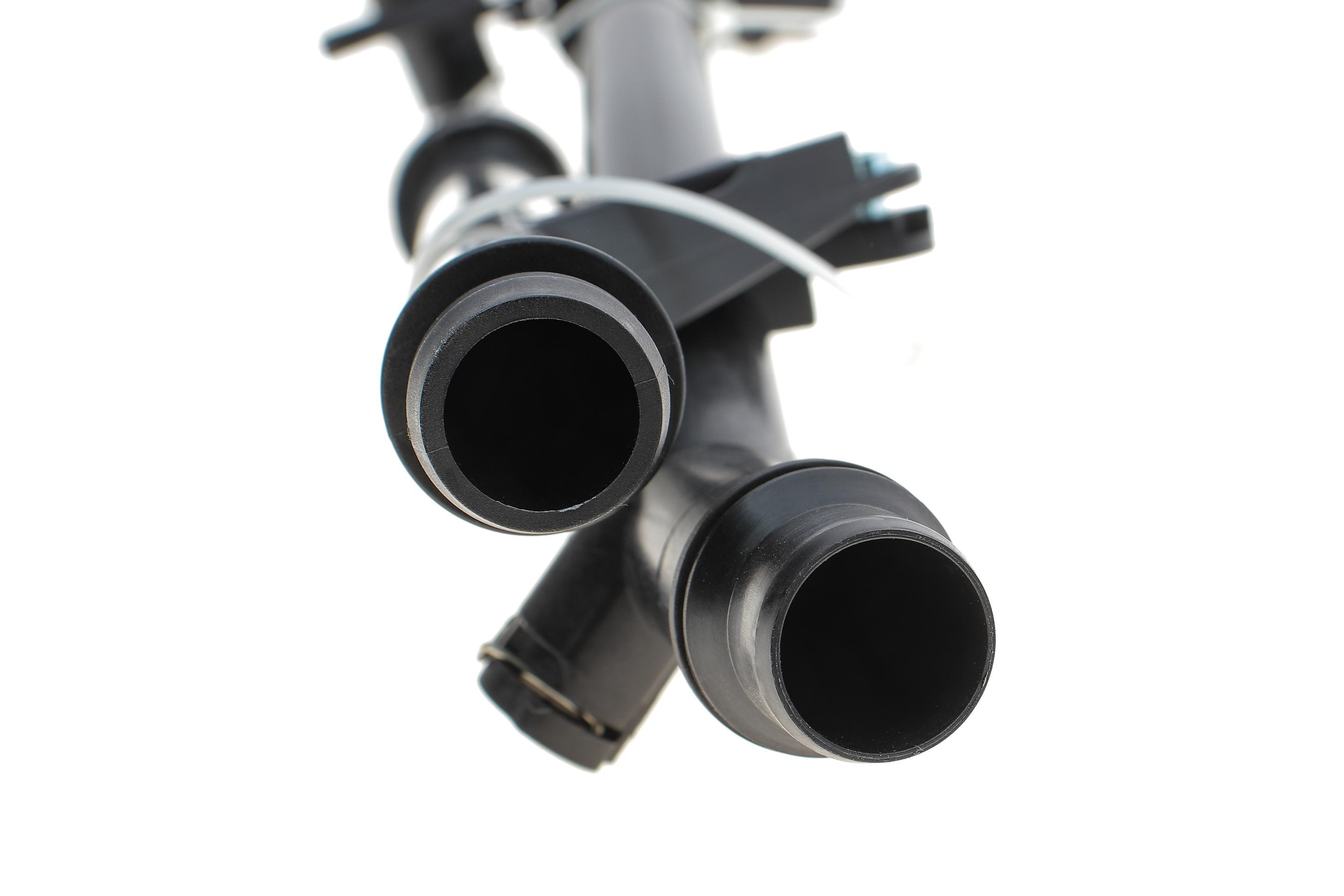 Патрубок системи охолодження MB C-class (W204)/E-class (W212) 07- M271