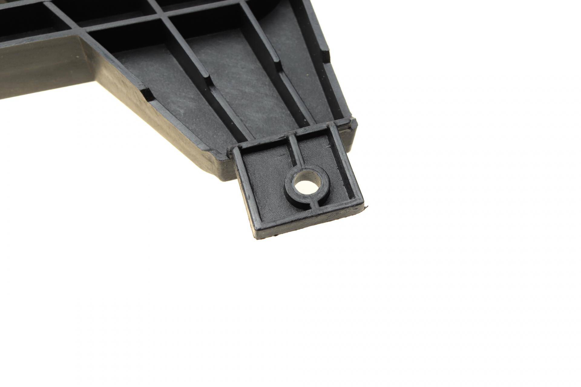 Вентилятор радіатора Renault Logan/Sandero 1.4/1.6 07- (з дифузором)