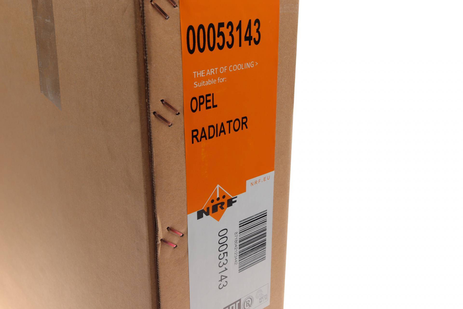 Радіатор охолодження Opel Astra/Zafira 2.0CDTI 10-15