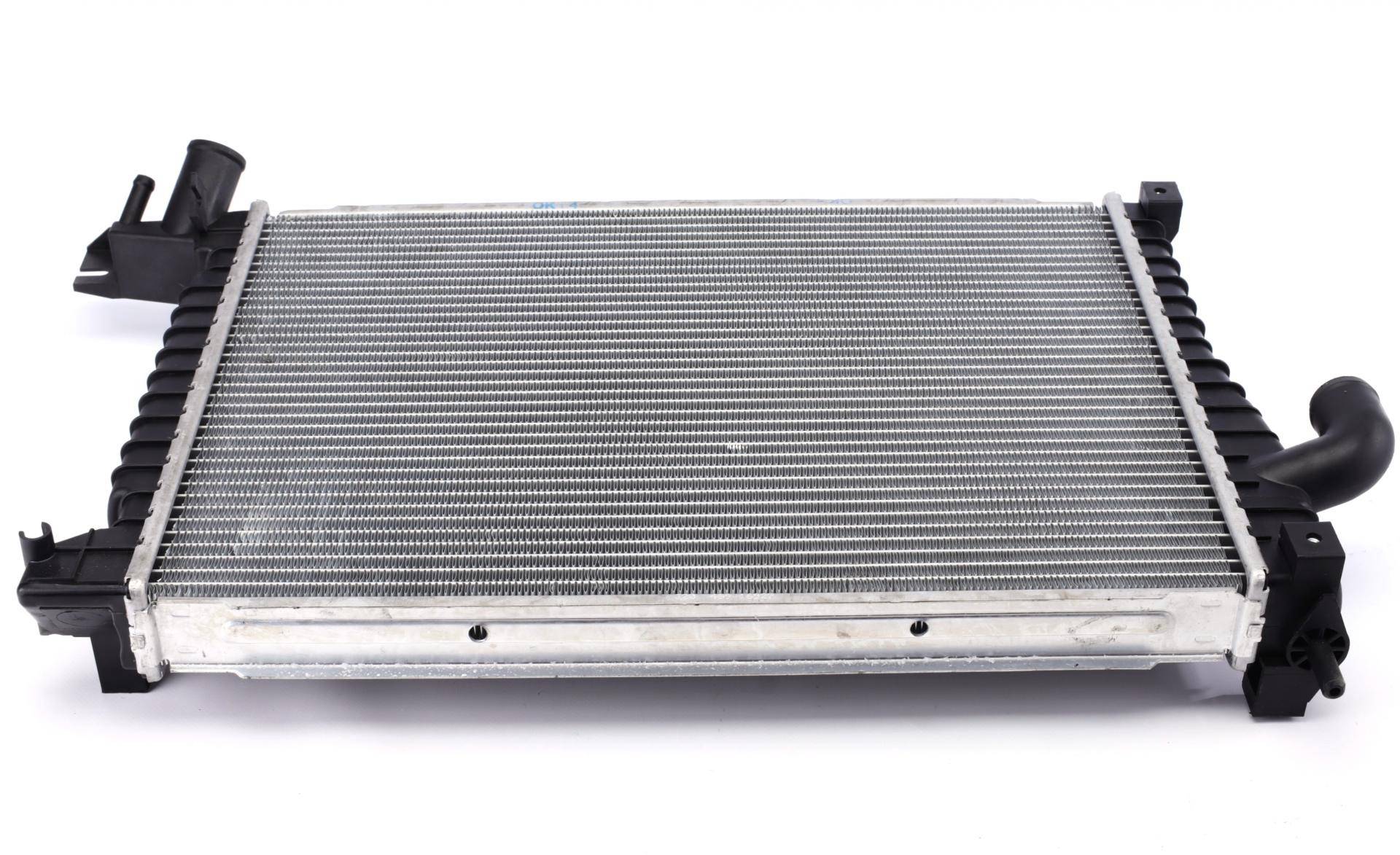 Радіатор охолодження Opel Vectra B 2.0D 95-03