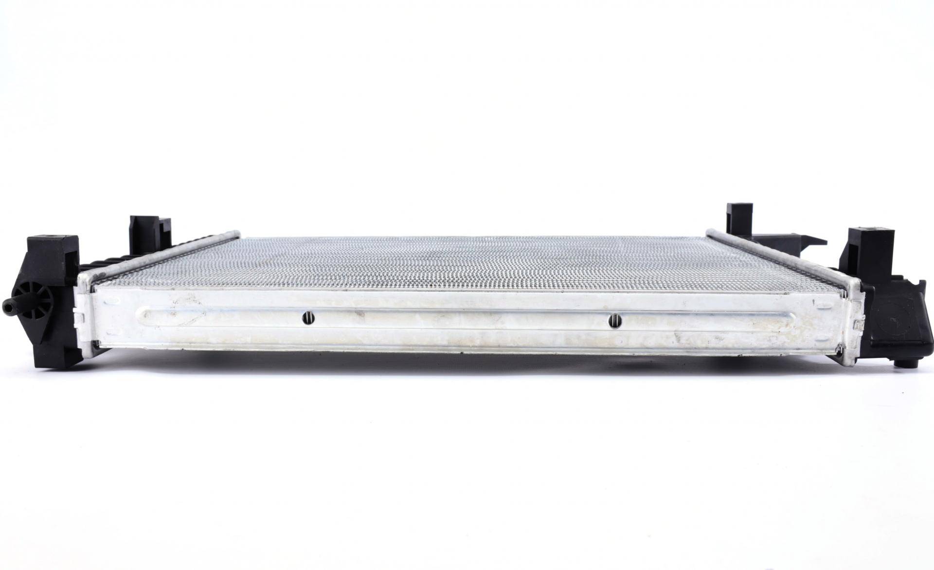 Радіатор охолодження Opel Vectra B 2.0D 95-03