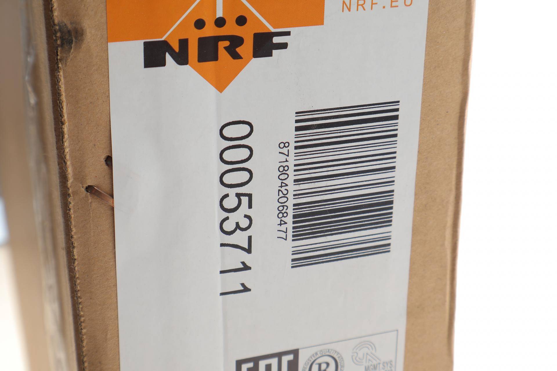 Радіатор охолодження Subaru Forester 2.0-2.5 02-