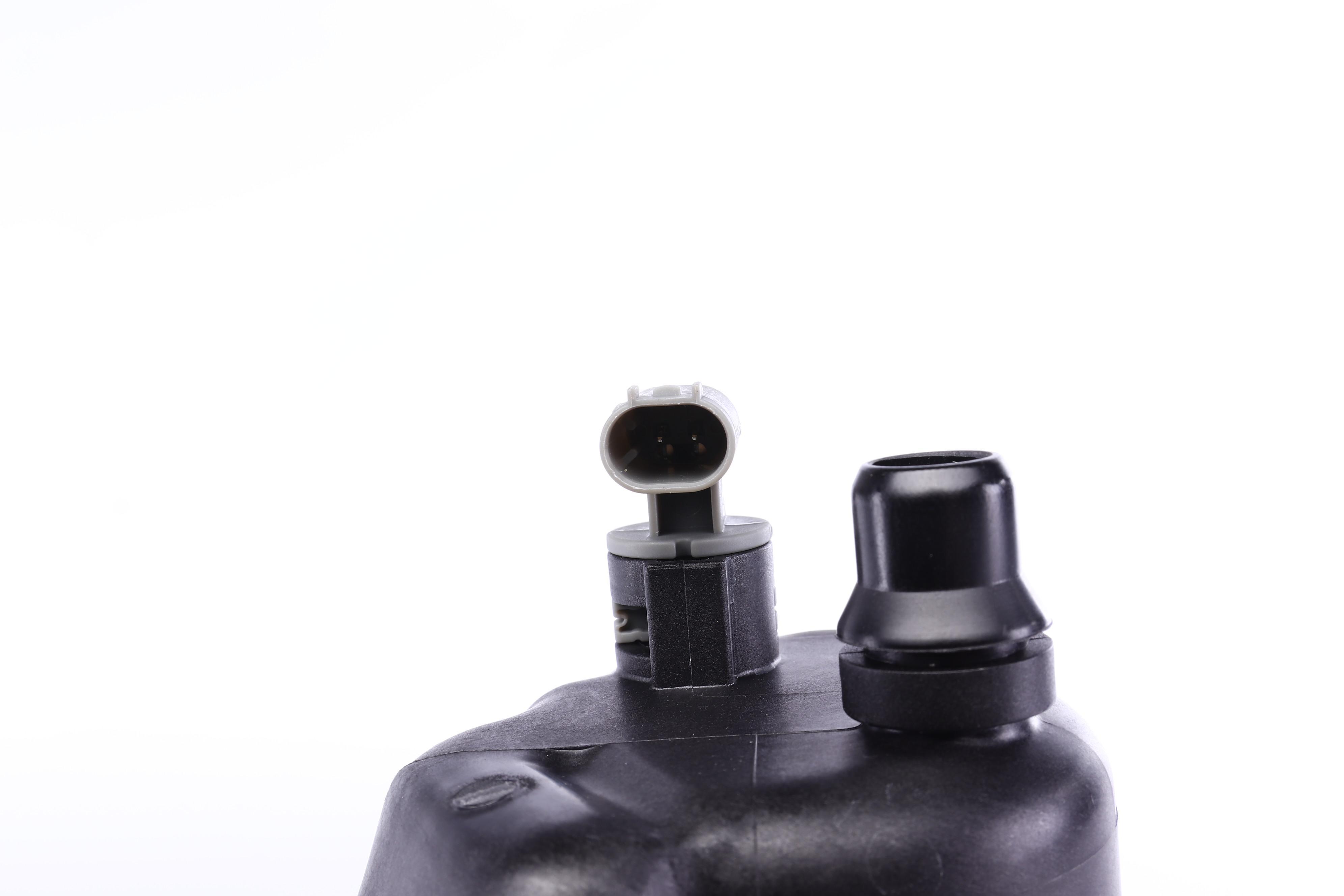 Бачок розширювальний BMW X5 (F15/F85)/ X6 (F15/F86) 13-19