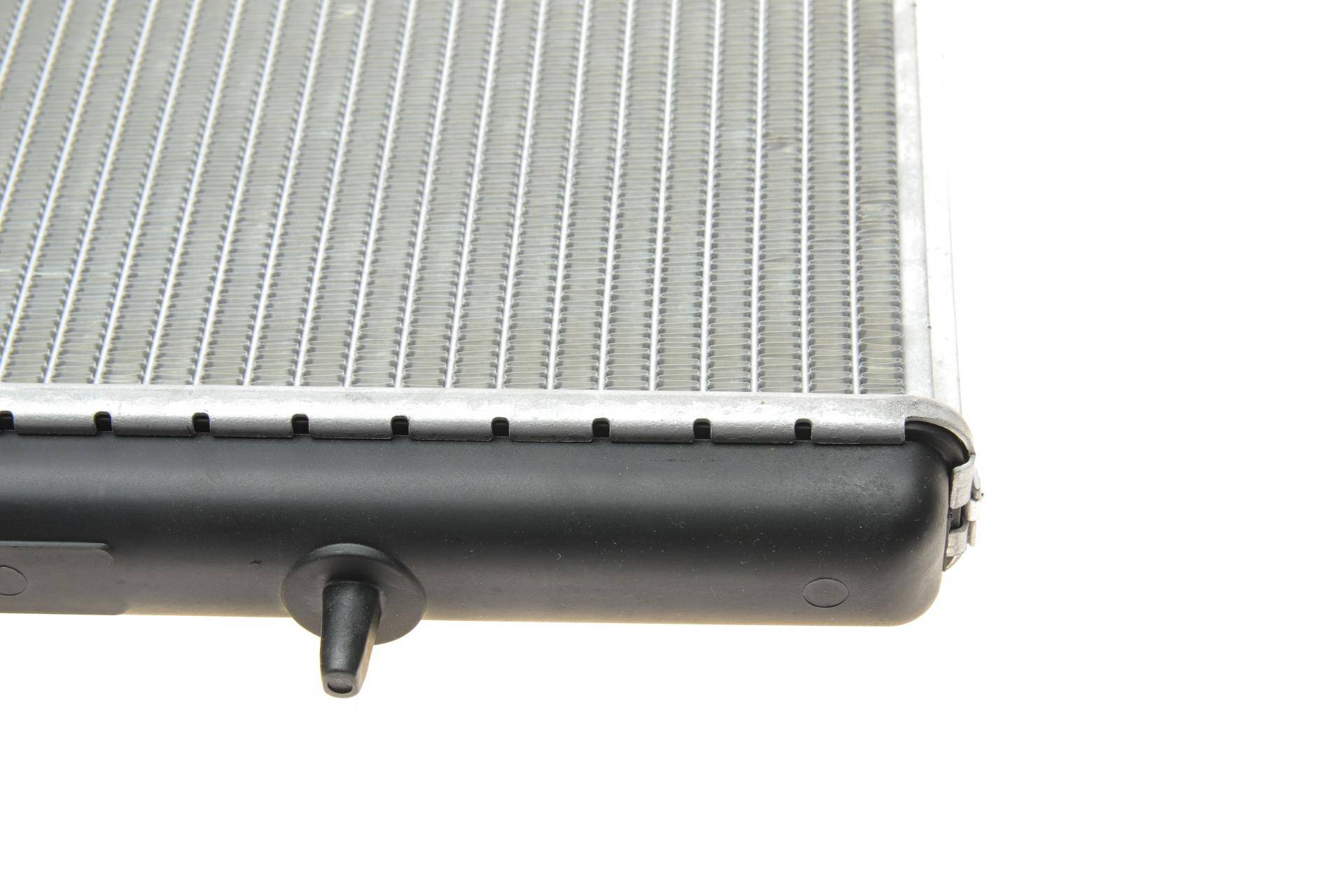 Радіатор охолодження Citroen Xsara 2.0HDi 01-05/Peugeot 206 1.4-2.0/1.4/2.0HDi 00-13