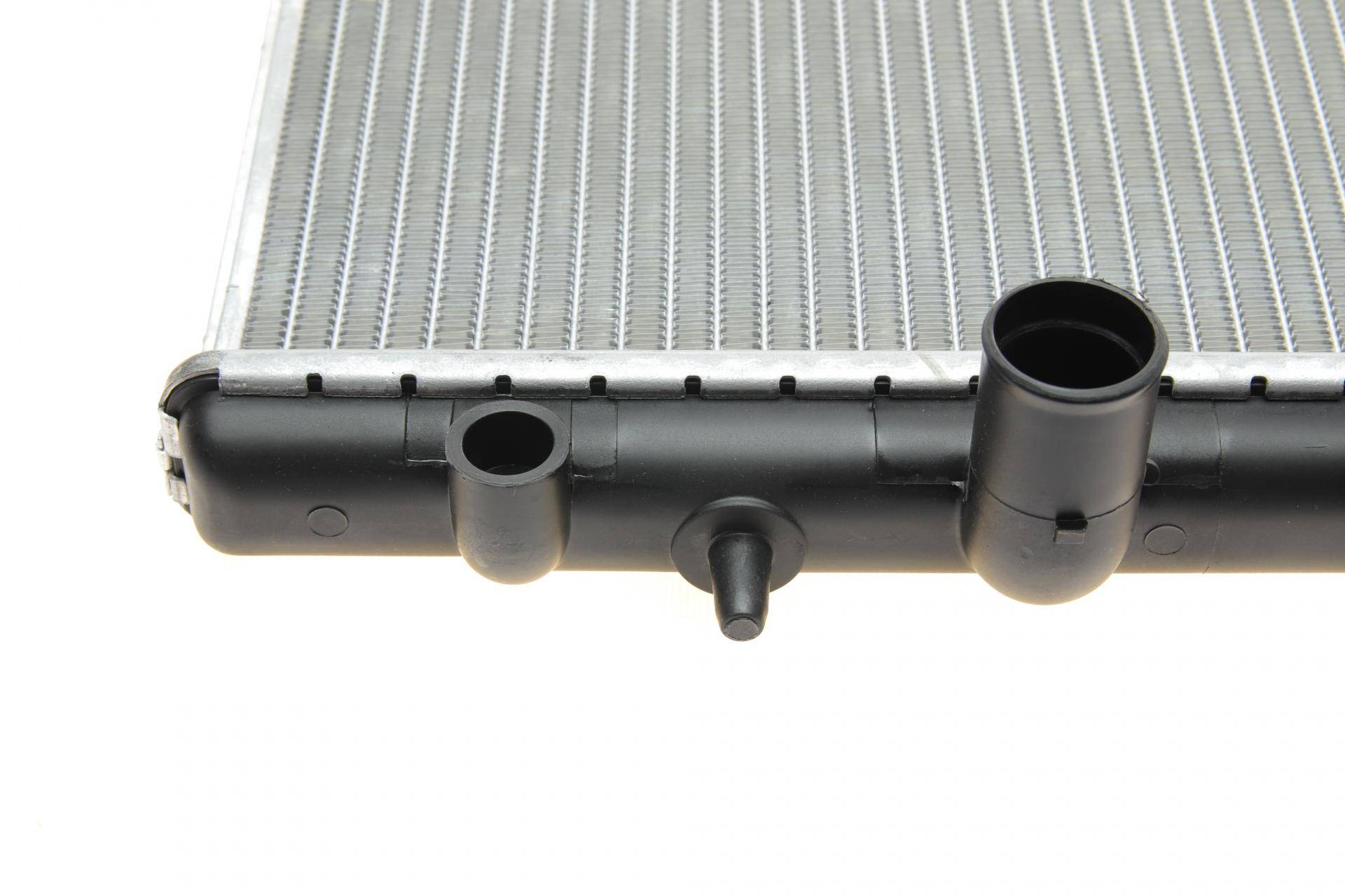 Радіатор охолодження Citroen Xsara 2.0HDi 01-05/Peugeot 206 1.4-2.0/1.4/2.0HDi 00-13