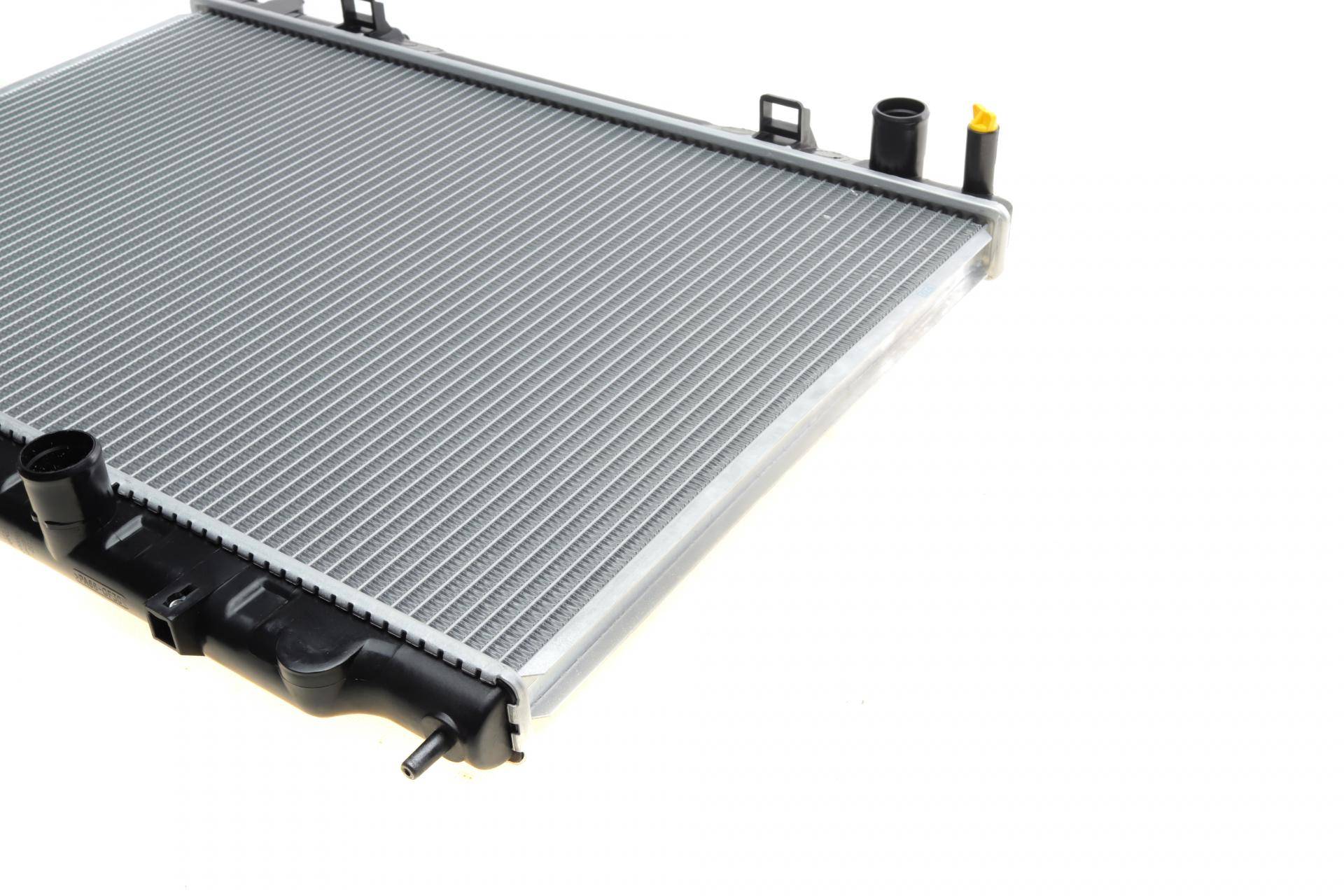 Радіатор охолодження Nissan X-Trail 2.0/2.5 01-13