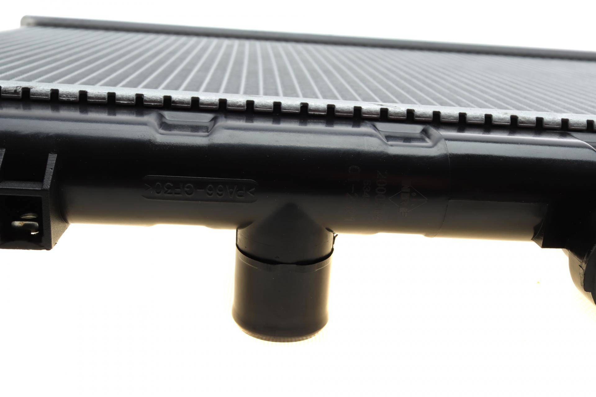 Радіатор охолодження Nissan X-Trail 2.0/2.5 01-13