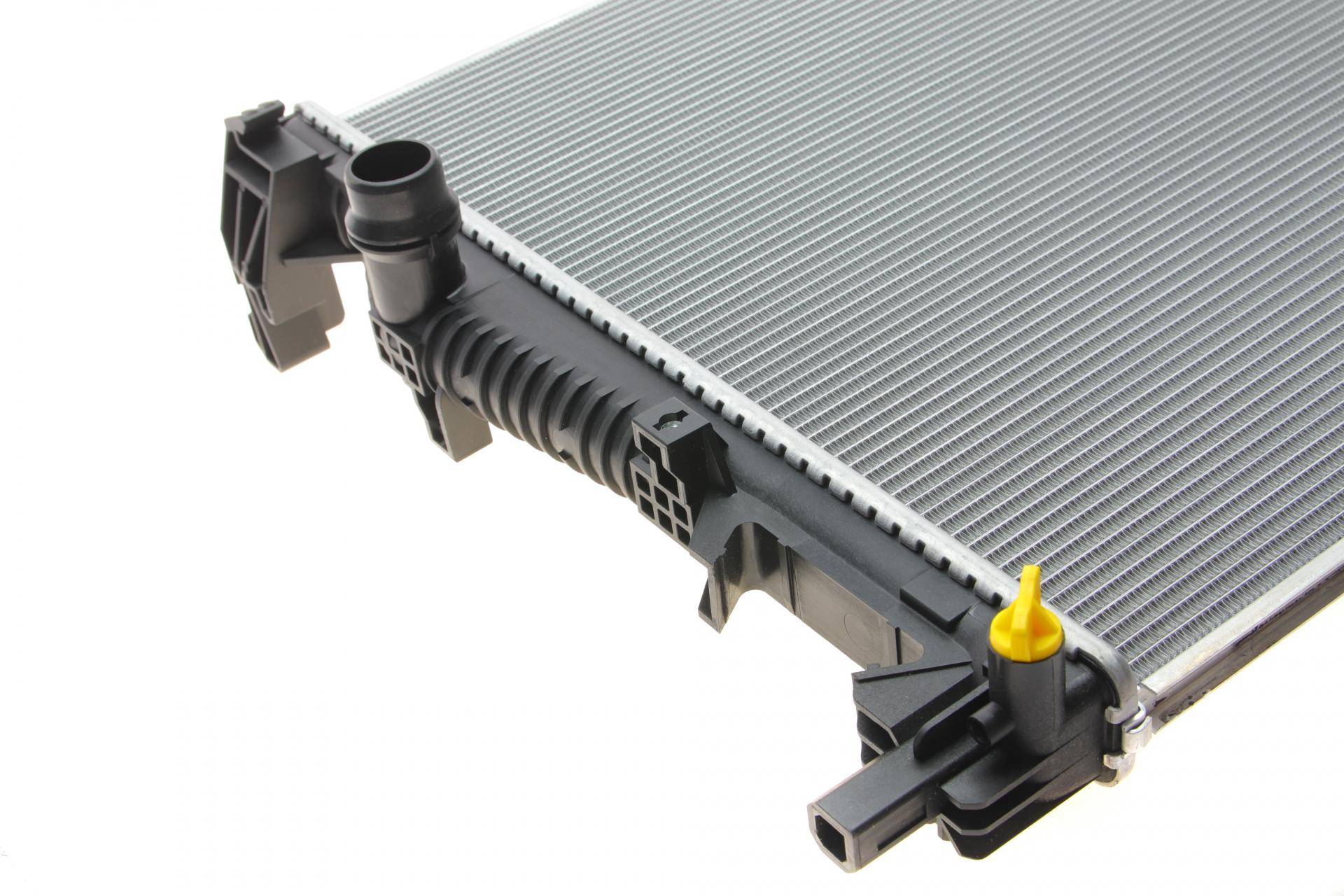 Радіатор охолодження Jeep Cherokee/Chrysler 200 2.4/3.2 V6 13-