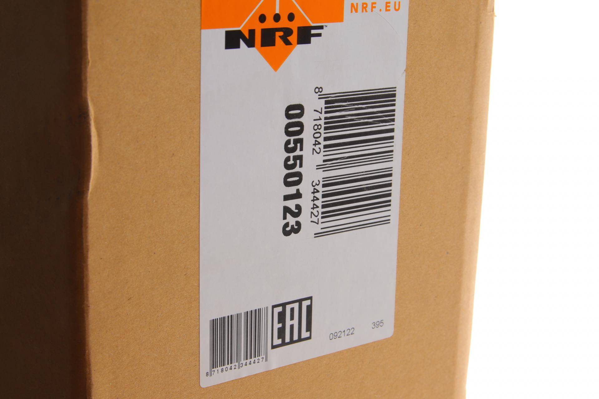 Радіатор охолодження Jeep Cherokee/Chrysler 200 2.4/3.2 V6 13-