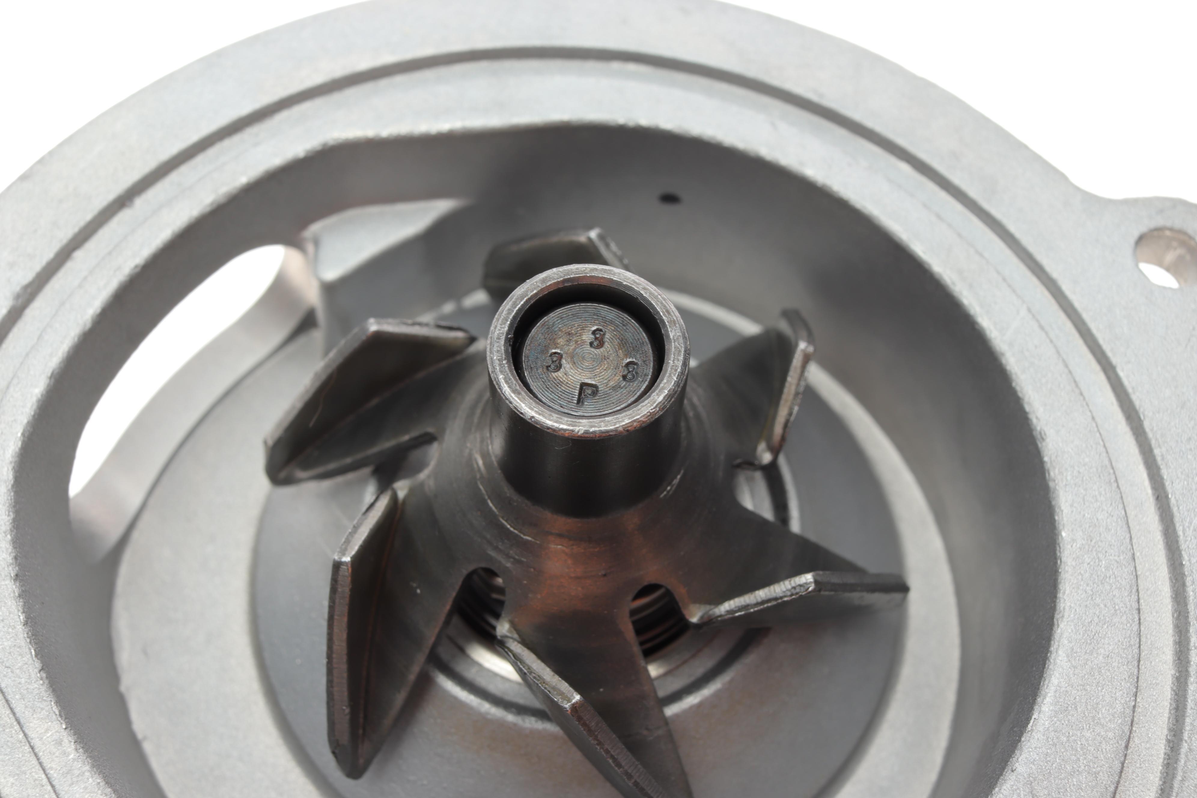 Помпа води Land Rover Discovery 2.5Td5 98-04/Defender 2.5Td5 98-16