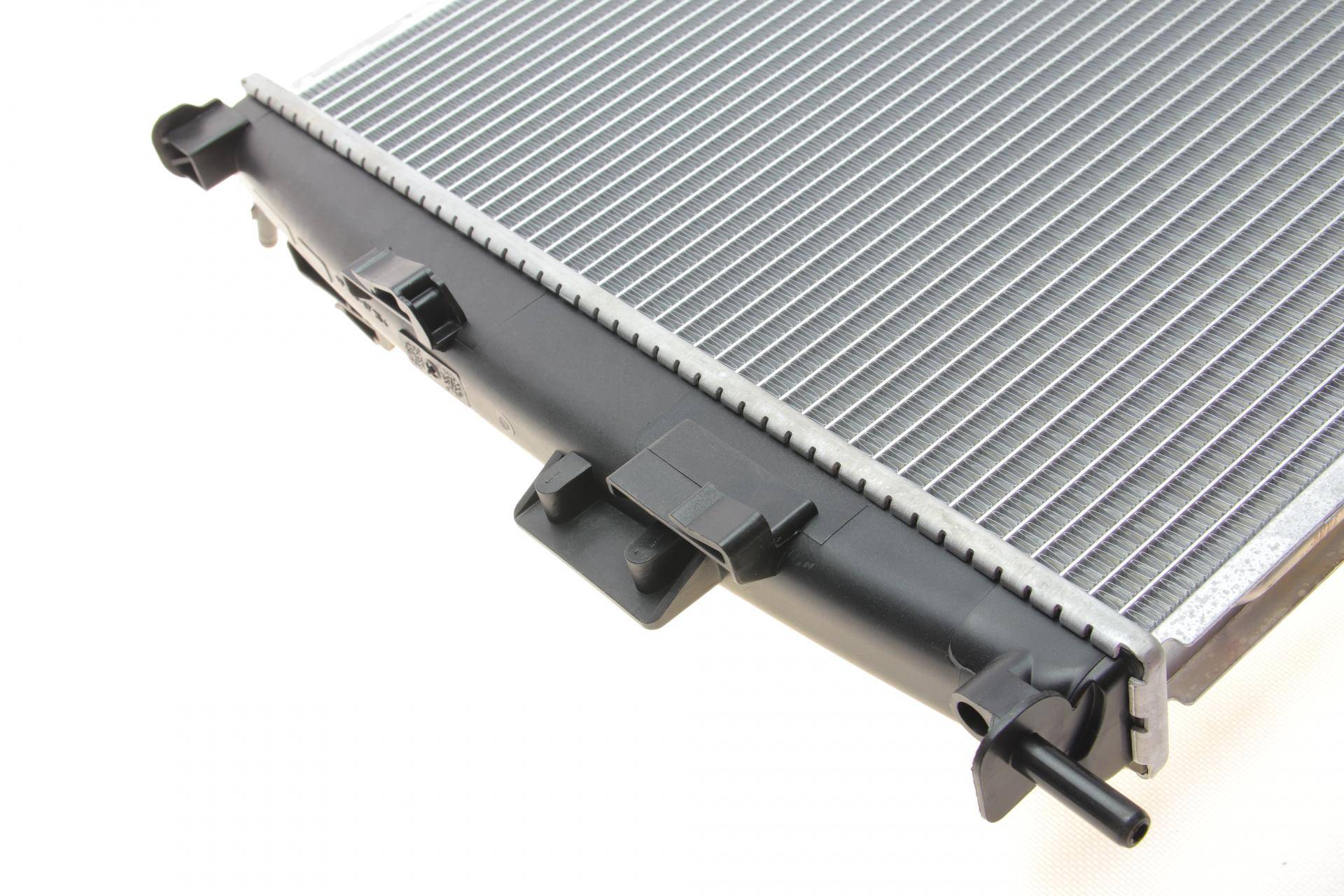 Радіатор охолодження Nissan Qashqai 2.0D 07-14