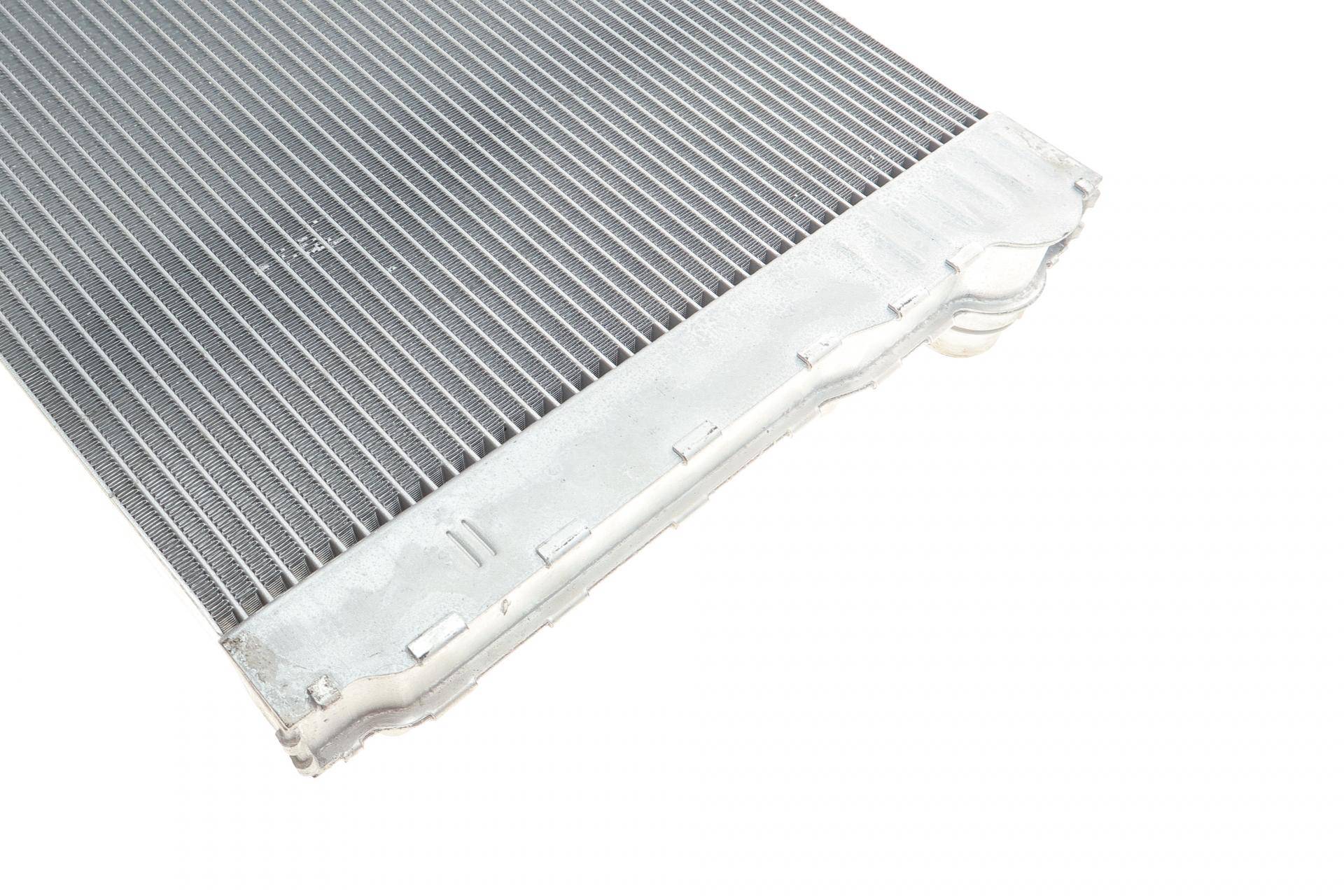 Радіатор охолодження BMW 5 (F10)/7 (F01-F04) 10-16 B47/N47/N57