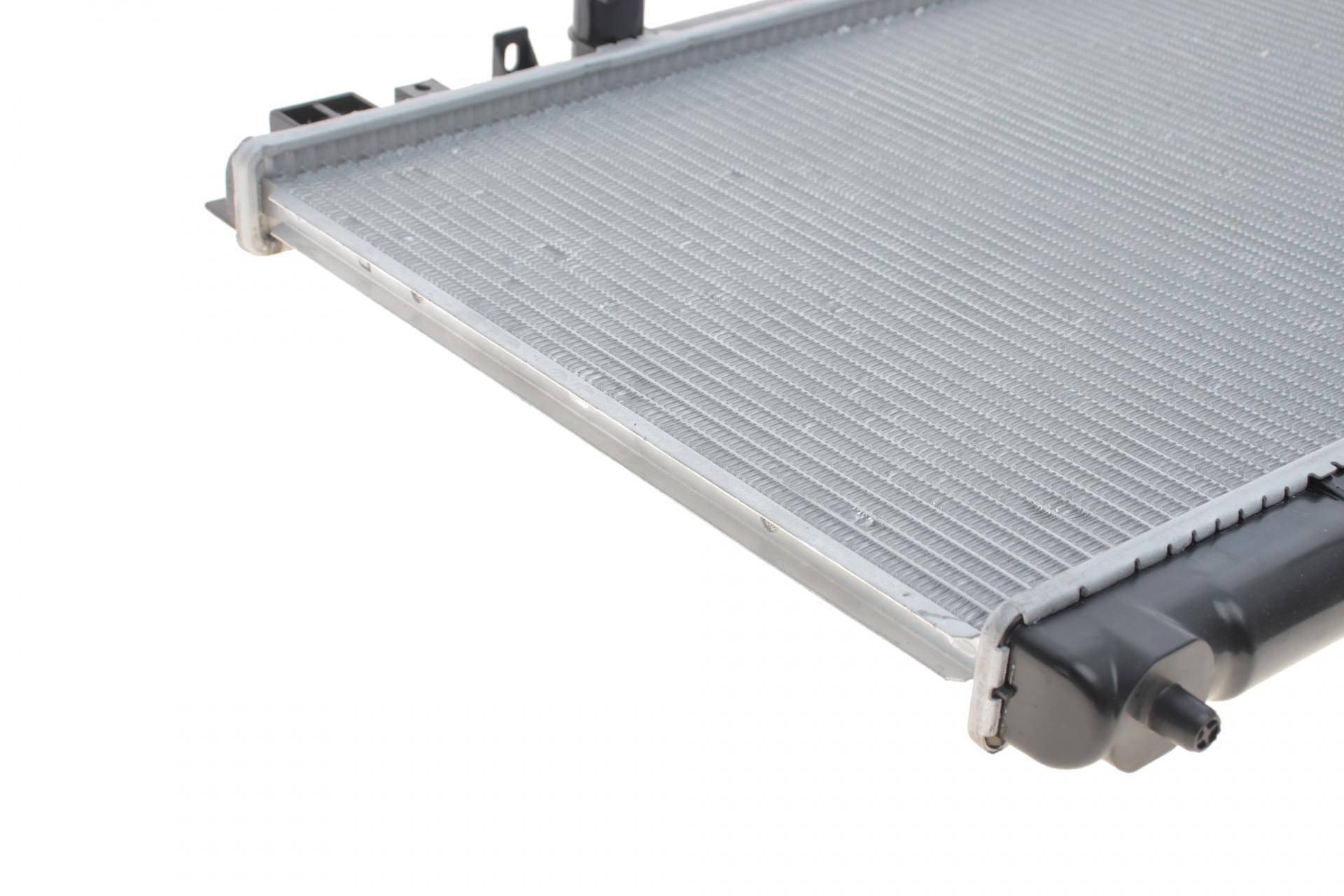 Радіатор охолодження Toyota Camry 01-06