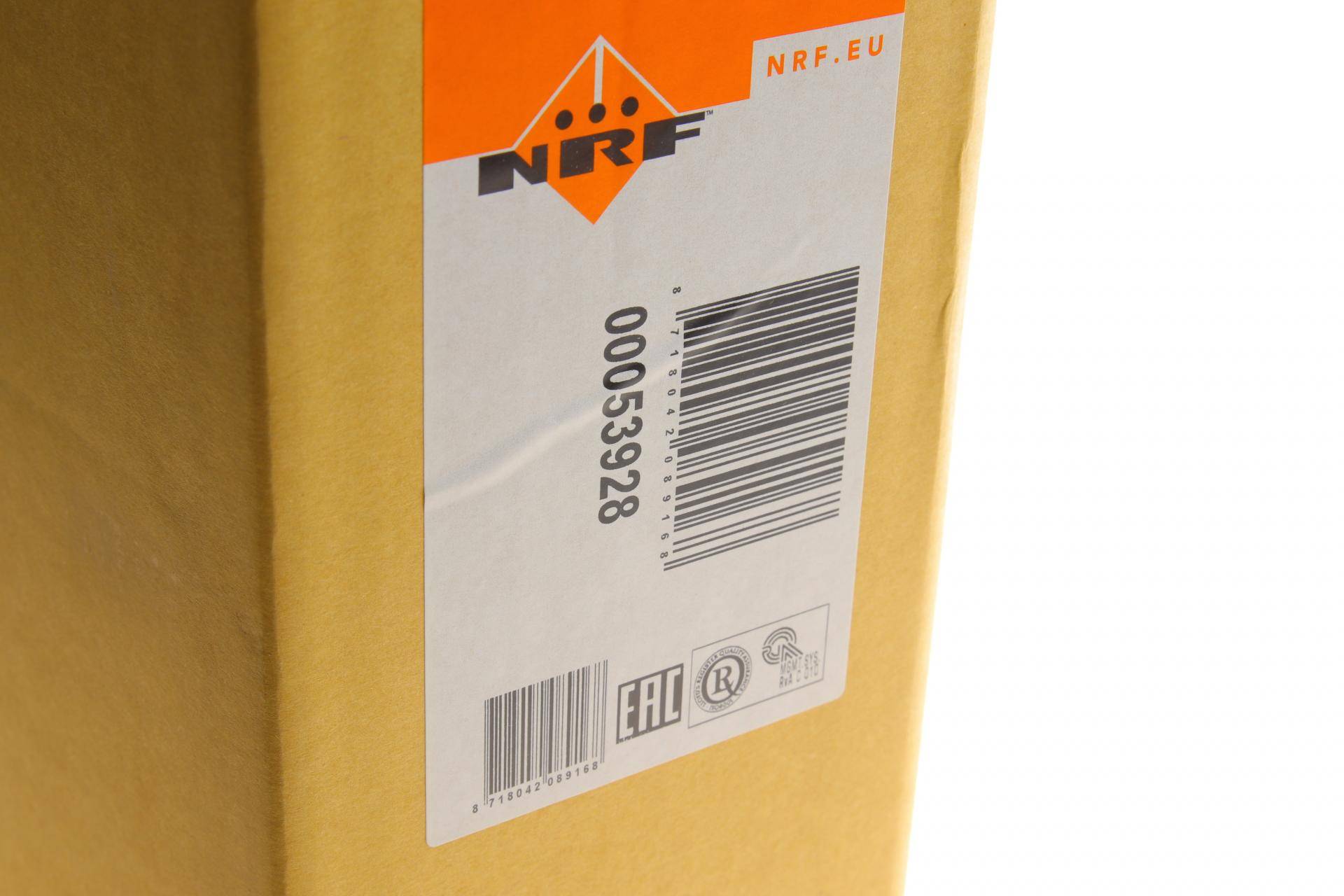 Радіатор охолодження Chrysler 300C 2.7-6.4 04-