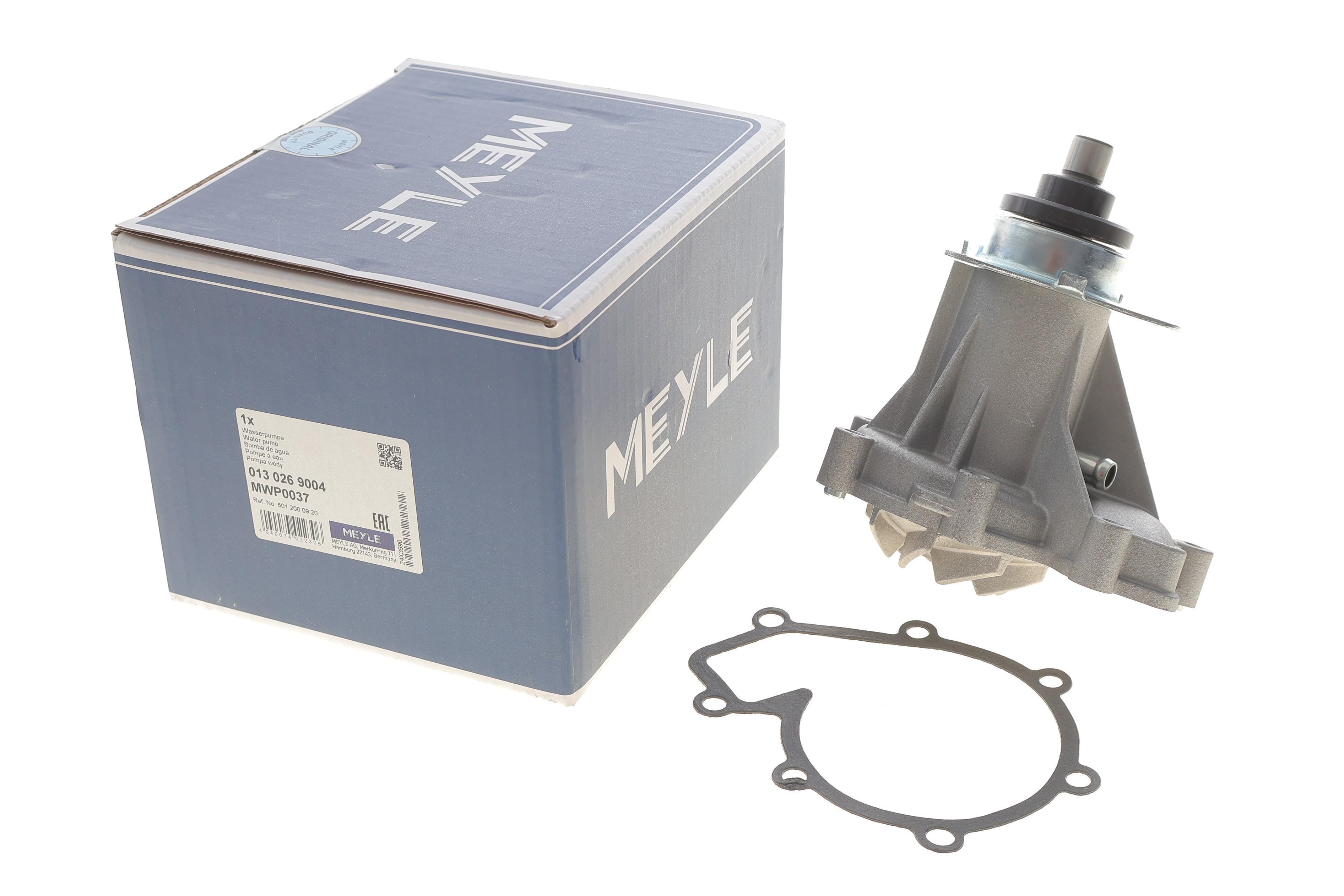 Помпа води MB 190 (W201)/E-class (W124) 2.0D