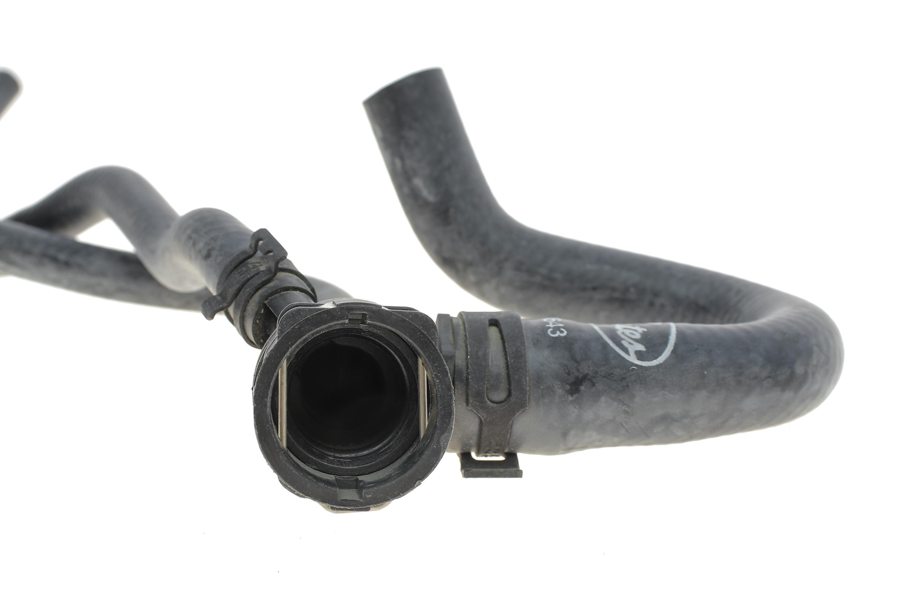 Патрубок системи охолодження VW Golf/Passat 1.4TSI 13-