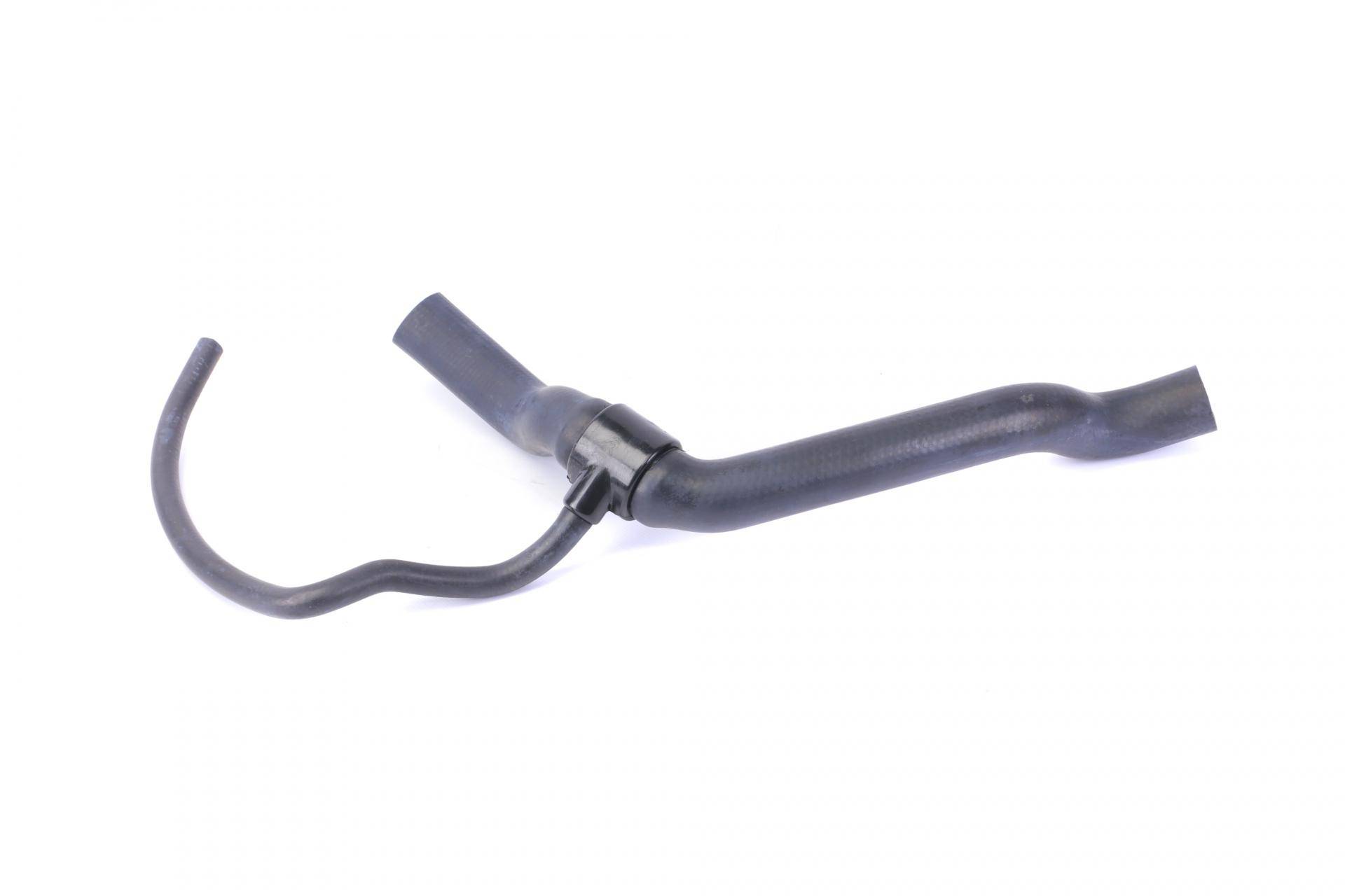 Патрубок системи охолодження Audi A6 2.0D/2.5TDI -97 (зверху) К-кт