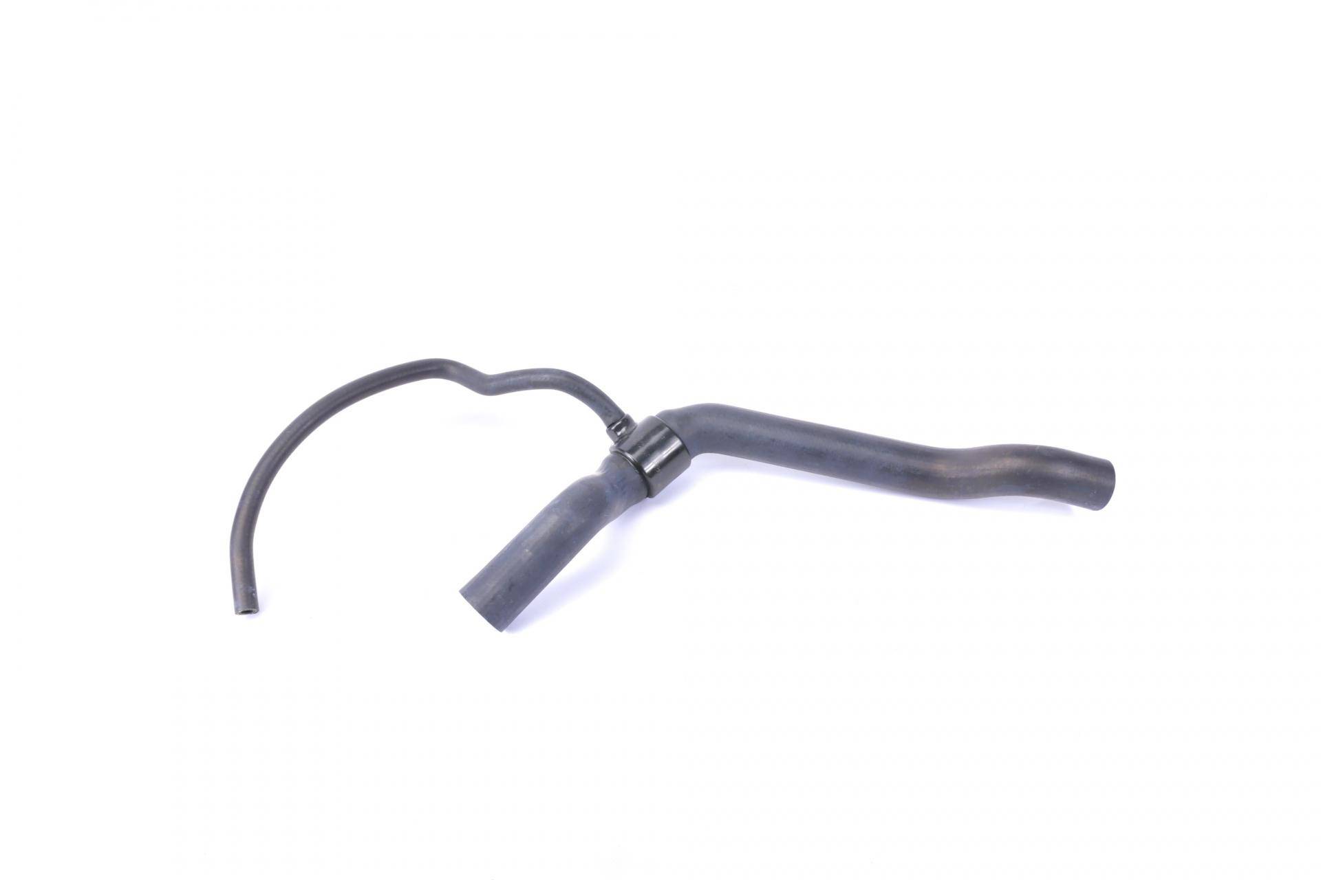 Патрубок системи охолодження Audi A6 2.0D/2.5TDI -97 (зверху) К-кт