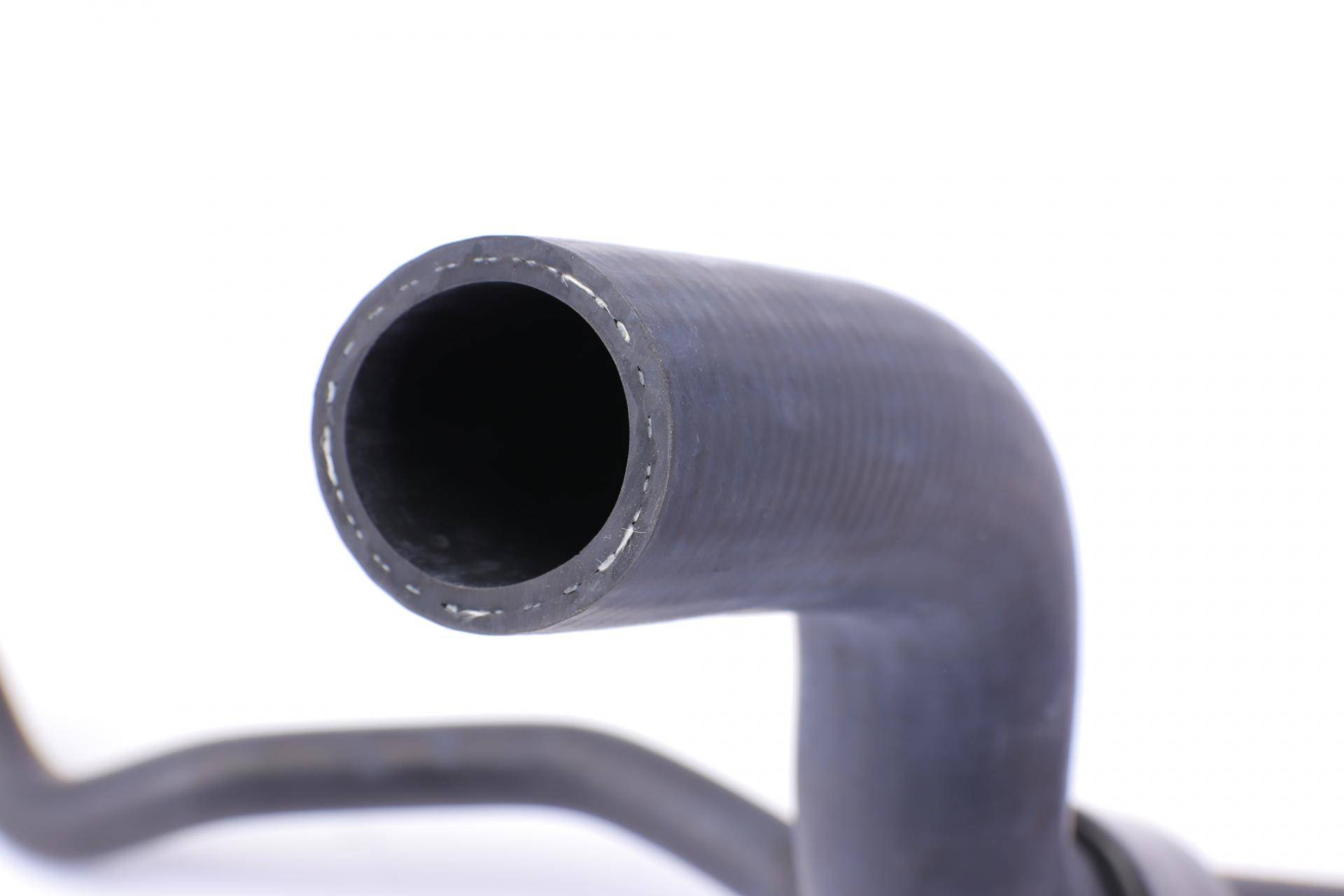 Патрубок системи охолодження Audi A6 2.0D/2.5TDI -97 (зверху) К-кт