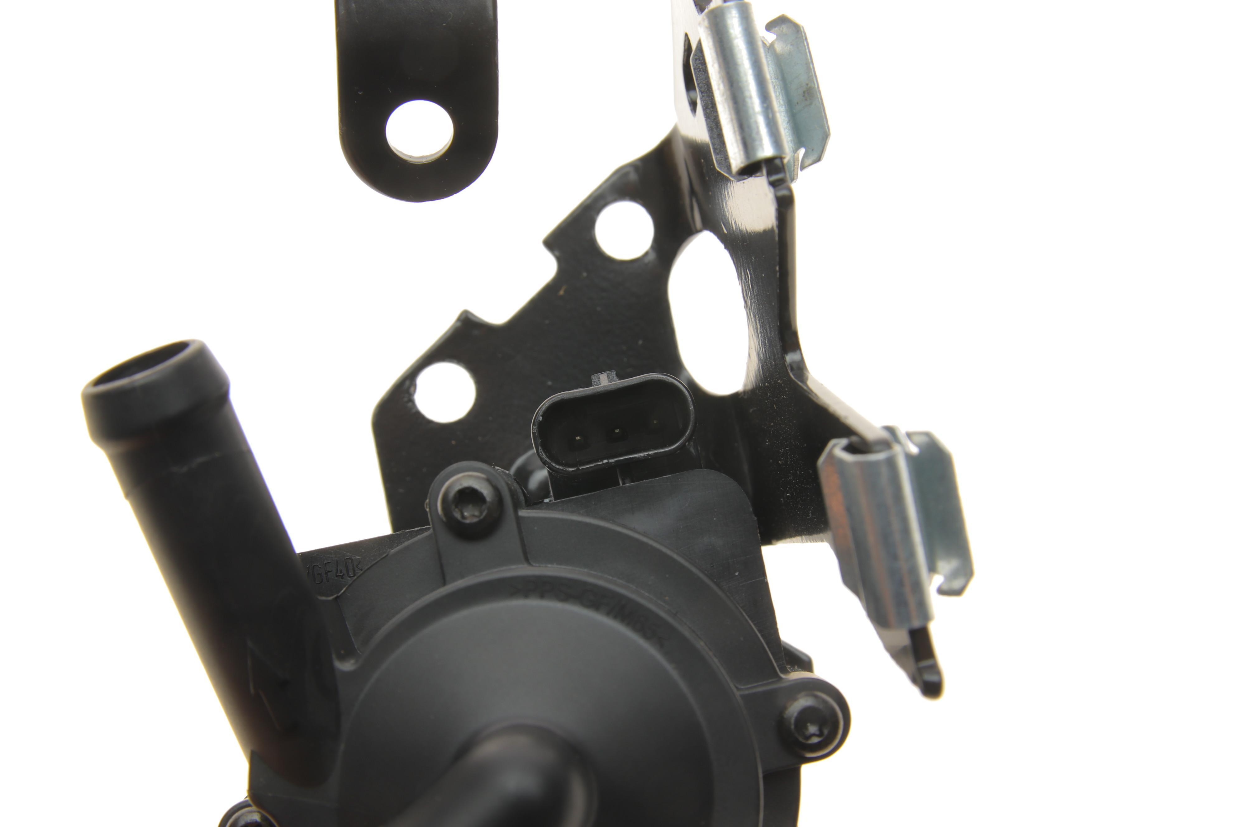 Насос системи охолодження (додатковий) Citroen C4/C5/Peugeot 207/208/308/508/3008/5008 1.6 07-