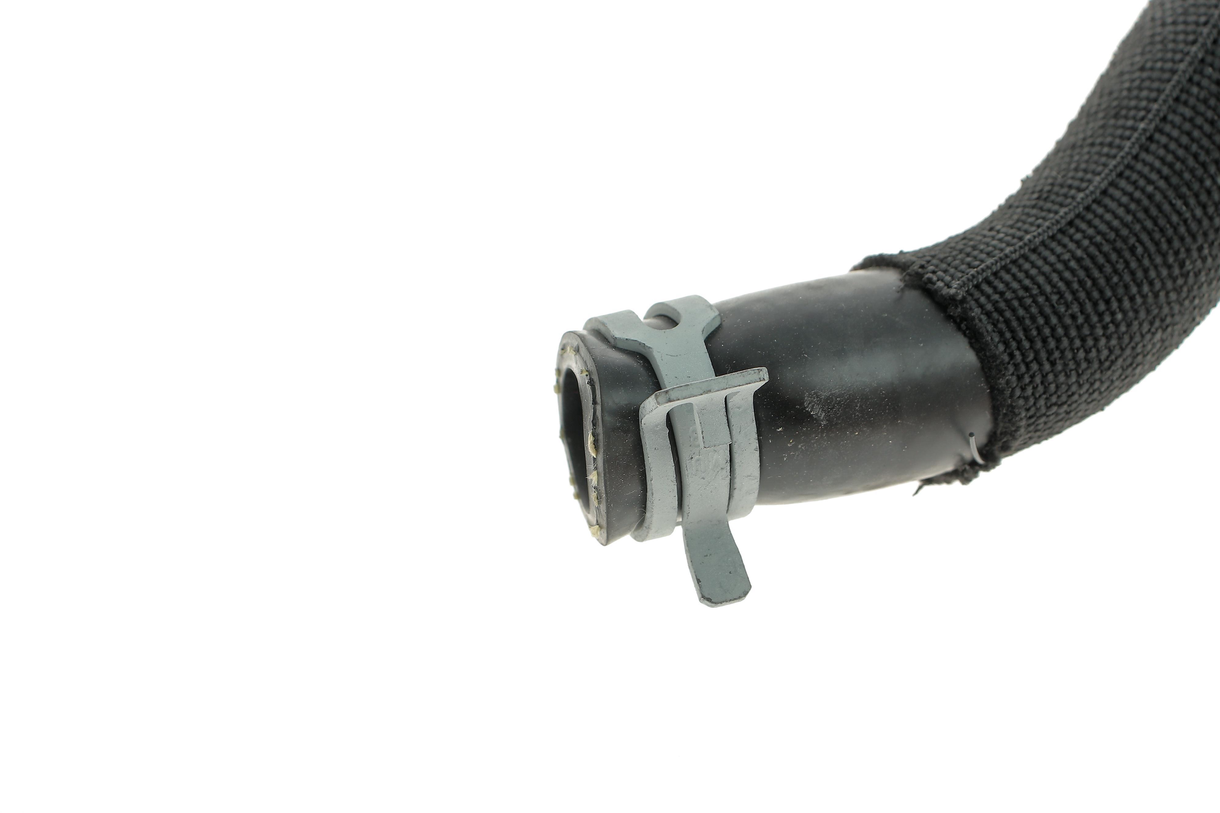 Патрубок системи охолодження BMW 1 (E81/E87/E88)/3 (E90/E91/E92)/X1 (E84) 04-15 N45/N46/N52/N53