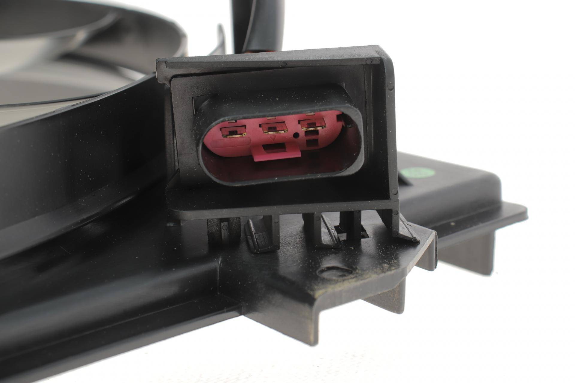 Вентилятор радіатора Skoda Rapid/Fabia 99- (з дифузором)