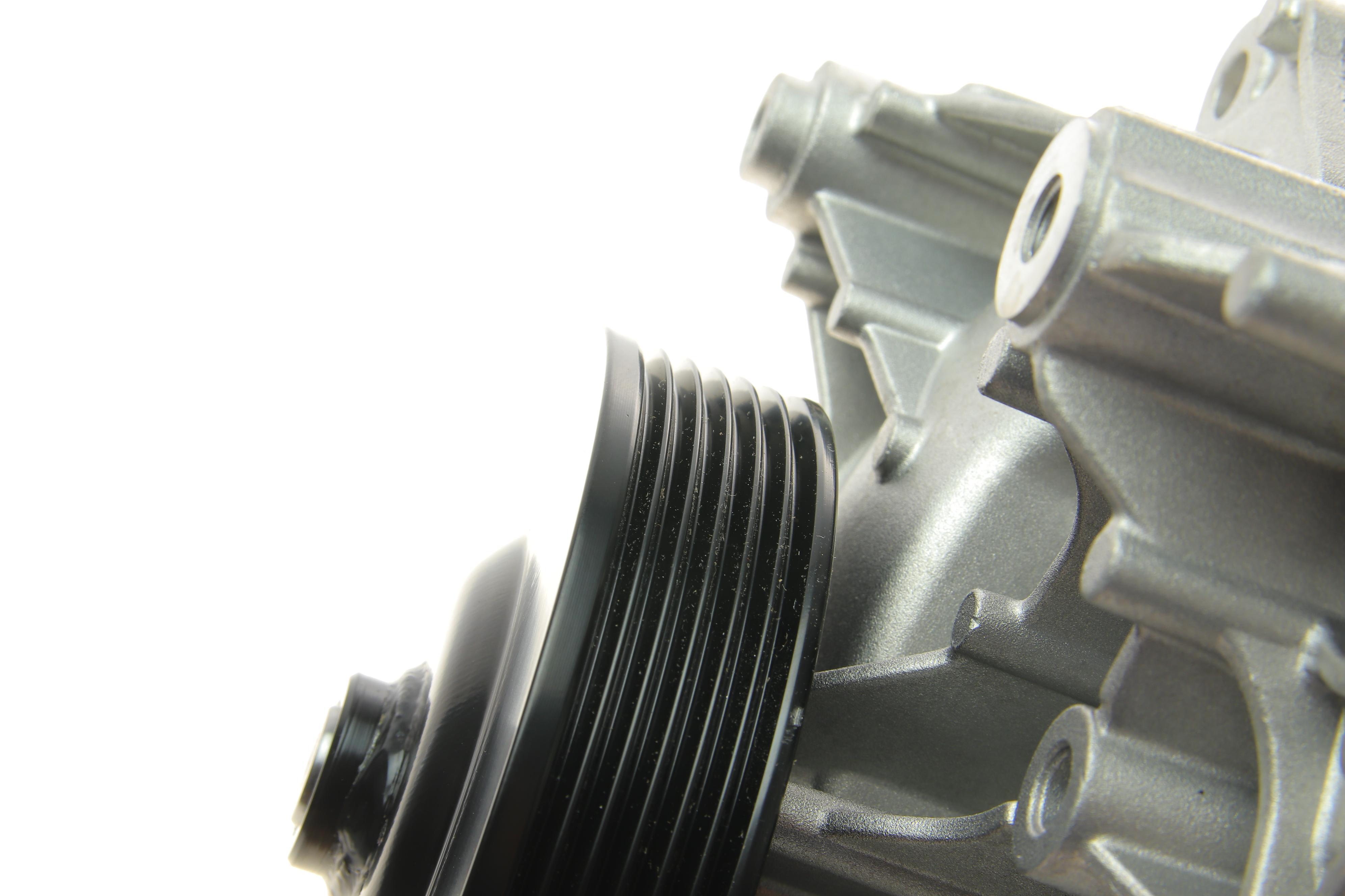 Помпа води MB E-class (W211/W212)/S-class (W221)/GL-class (X164) 5.5 05- (R/B)(5 лоп)(6 кан)