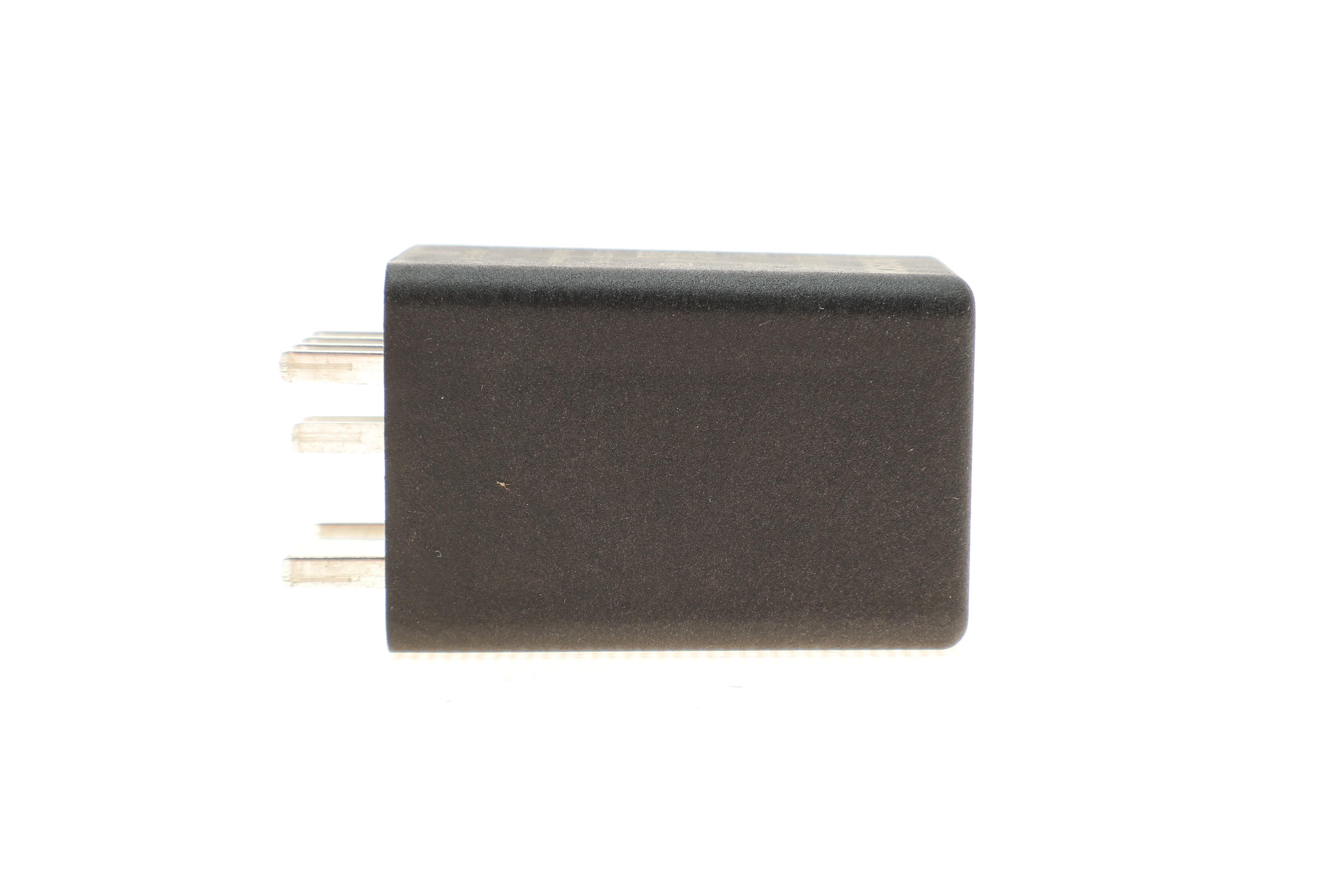 Реле свічок розжарювання VW T5 2.0TDI 09-