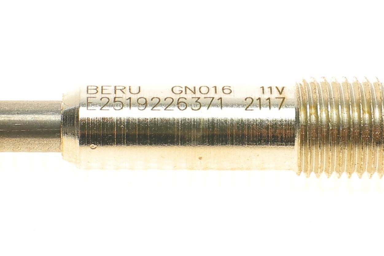 Свічка розжарювання Citroen Berlingo/Peugeot Partner 1.9D 98- (DW8) (11V)