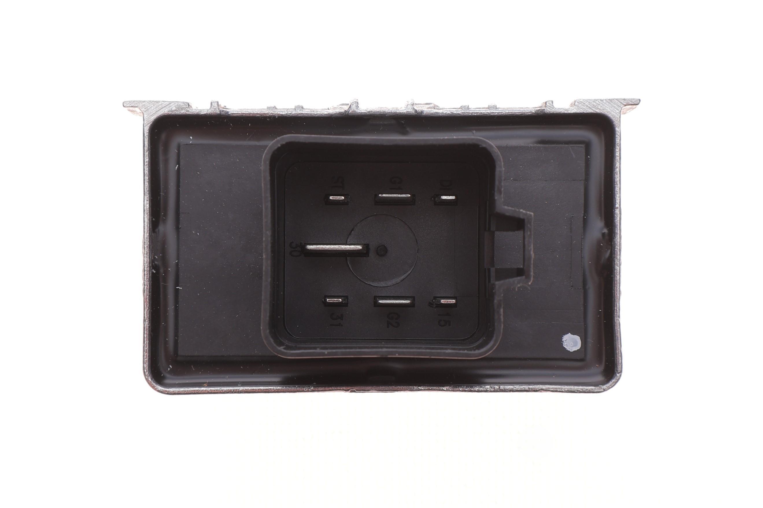 Реле свічок розжарювання Opel Vectra B/C/Astra G/H/Zafira 1.7CDTI-2.2DTI 97-15 ((HÜCO))