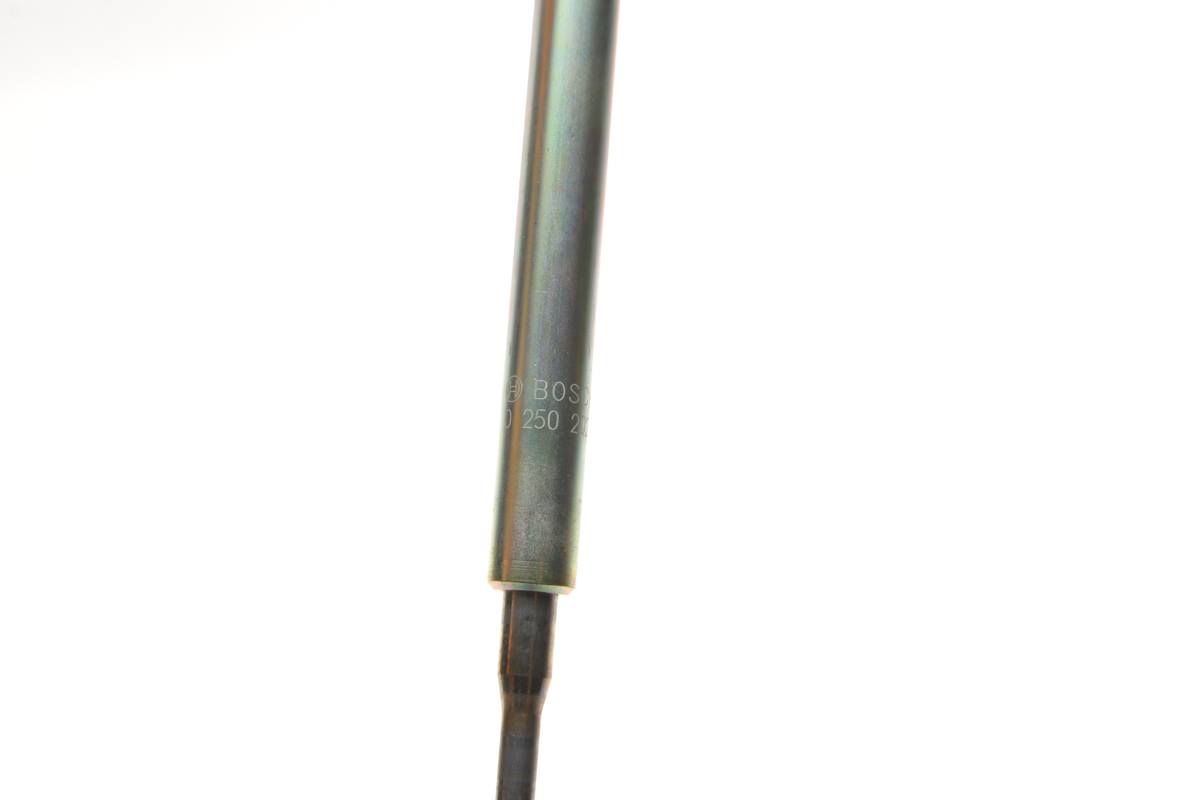 Свічка розжарювання Toyota Corolla/Avensis/Hilux 2.0-2.5D 99- замінено на 0 250 403 054