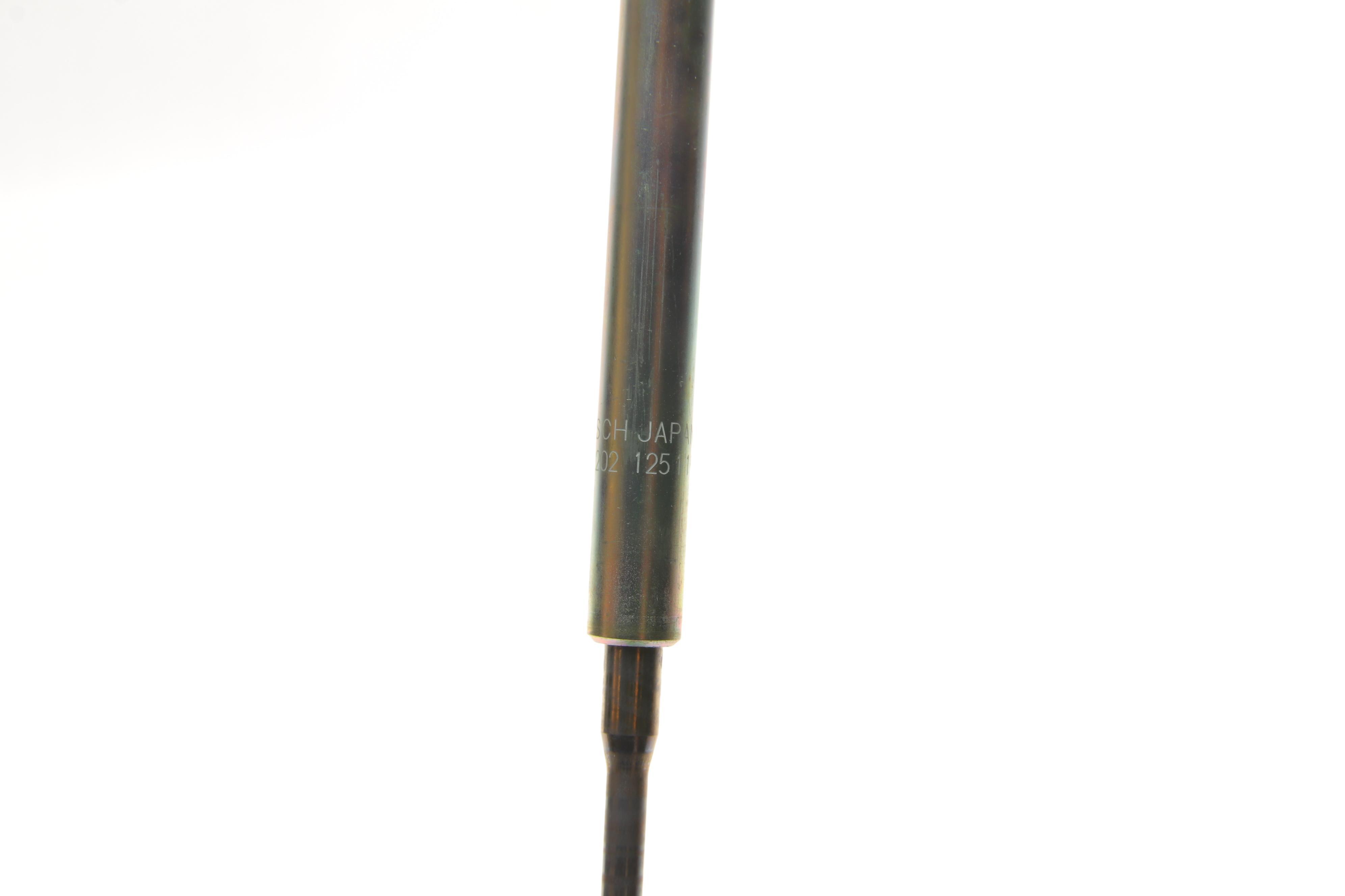 Свічка розжарювання Toyota Corolla/Avensis/Hilux 2.0-2.5D 99- замінено на 0 250 403 054