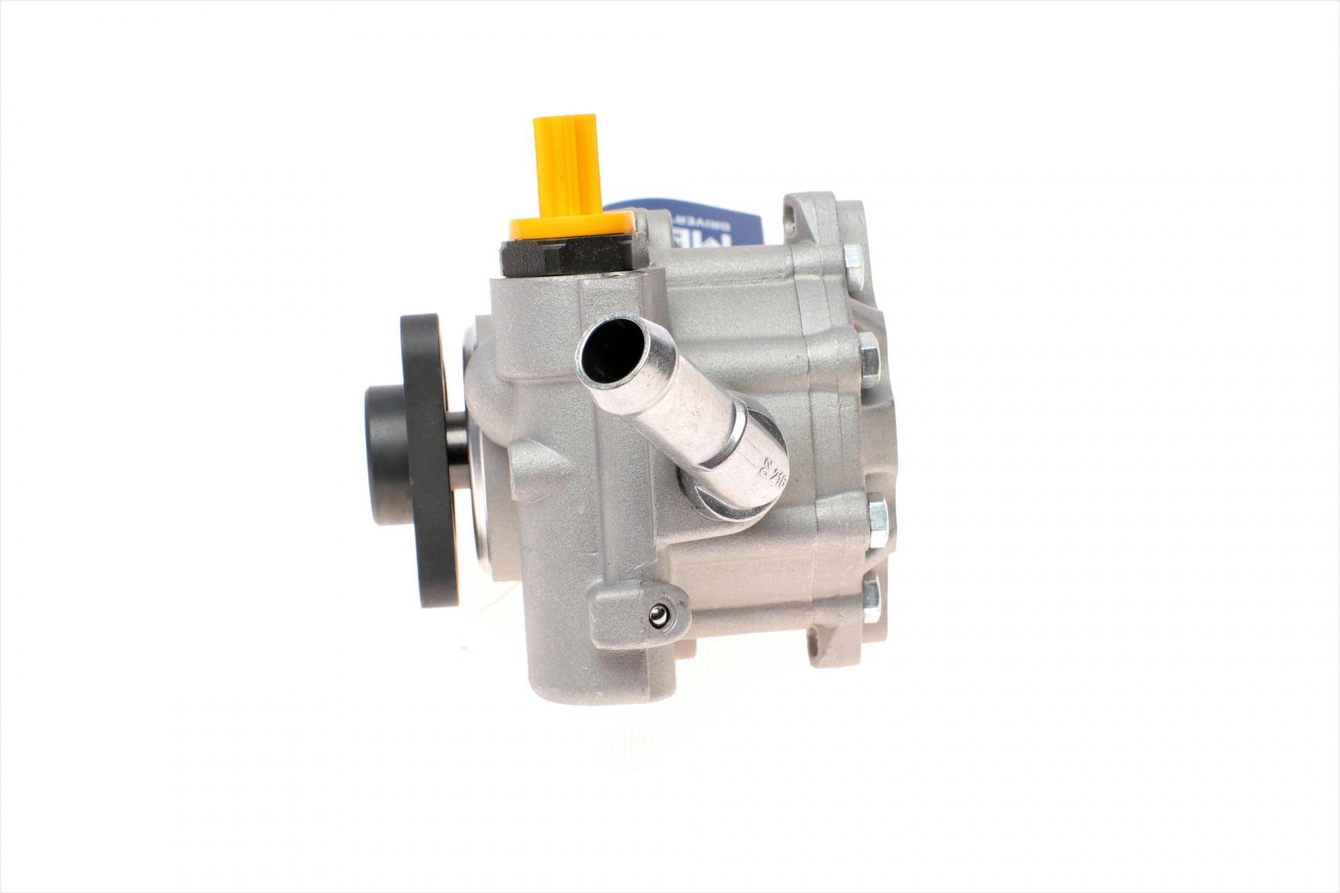 Насос ГПК BMW 1 (E87)/3 (E90/E91) 2.0 D 04-11 штуцер вперед на шків